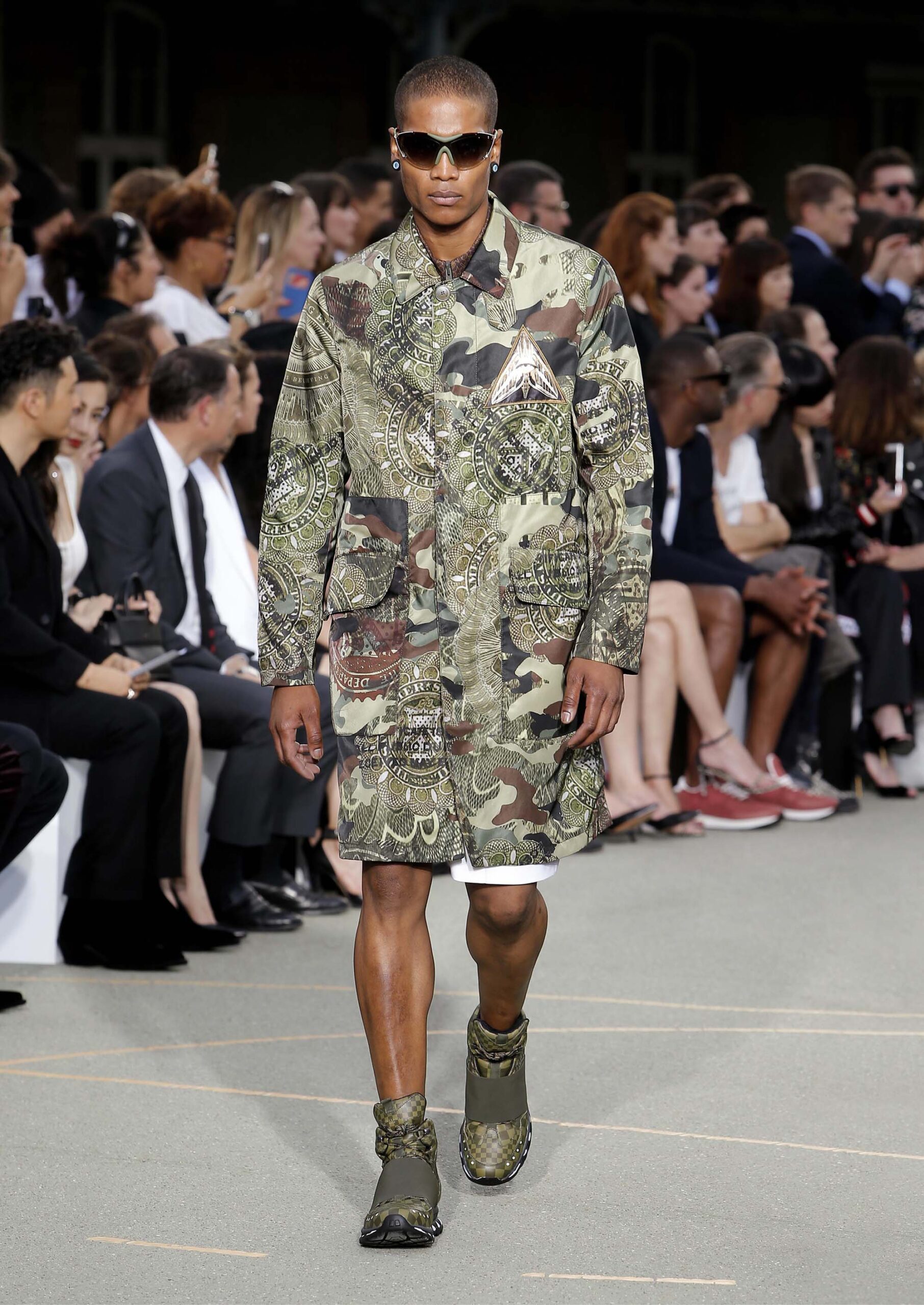 Givenchy S/S 17 Menswear Look 34