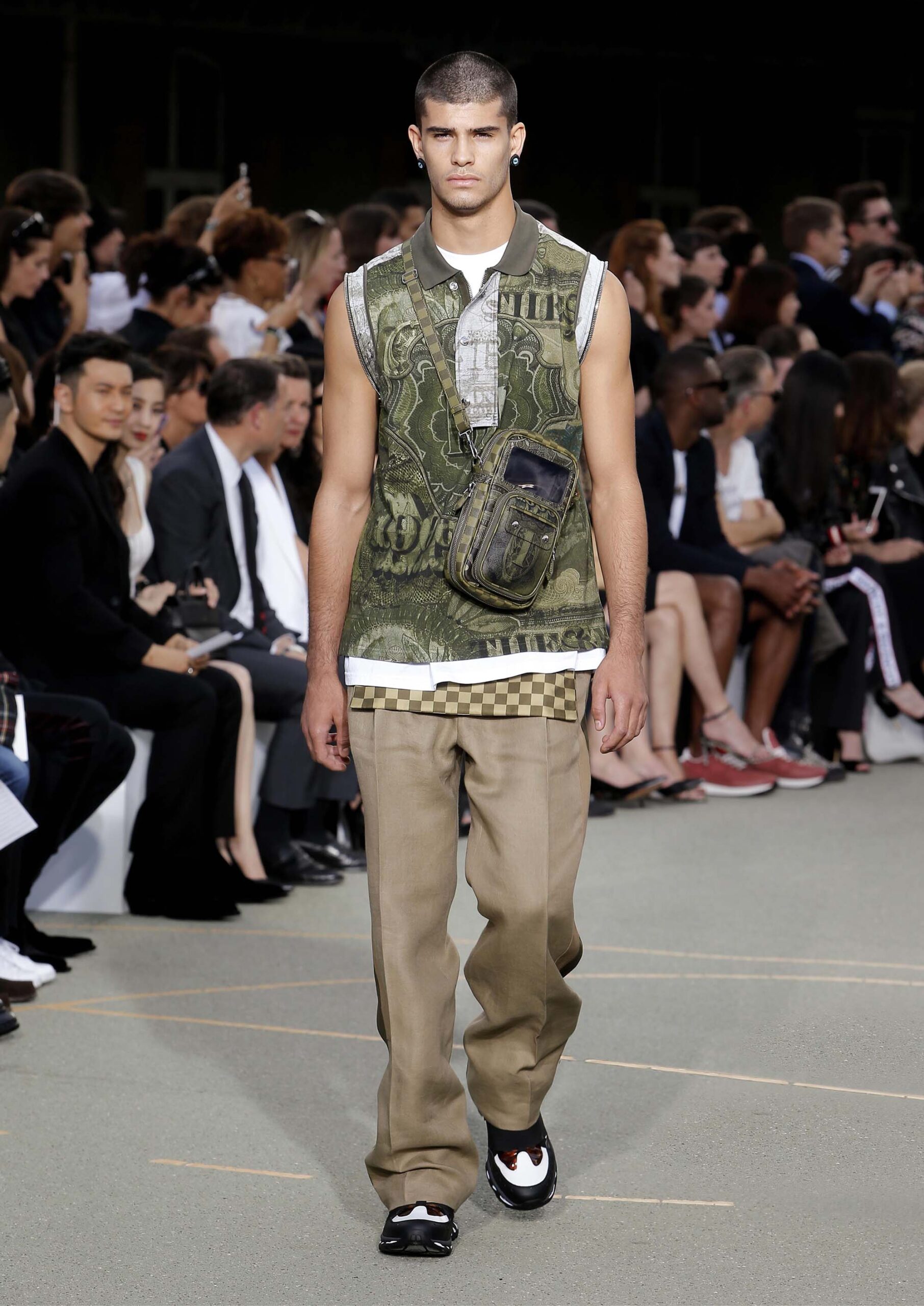 Givenchy S/S 17 Menswear Look 36