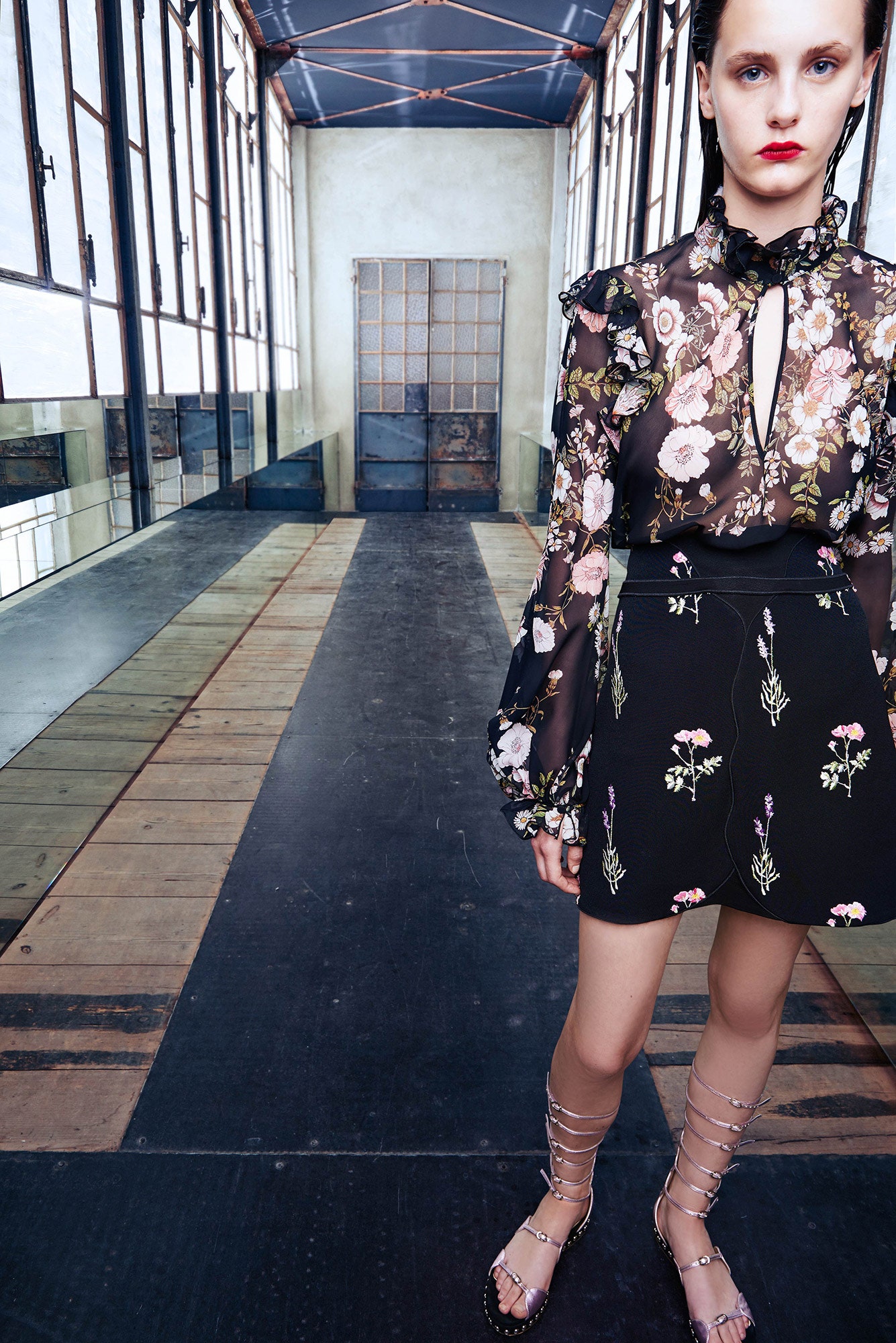 Giambattista Valli Resort 17 Look 37