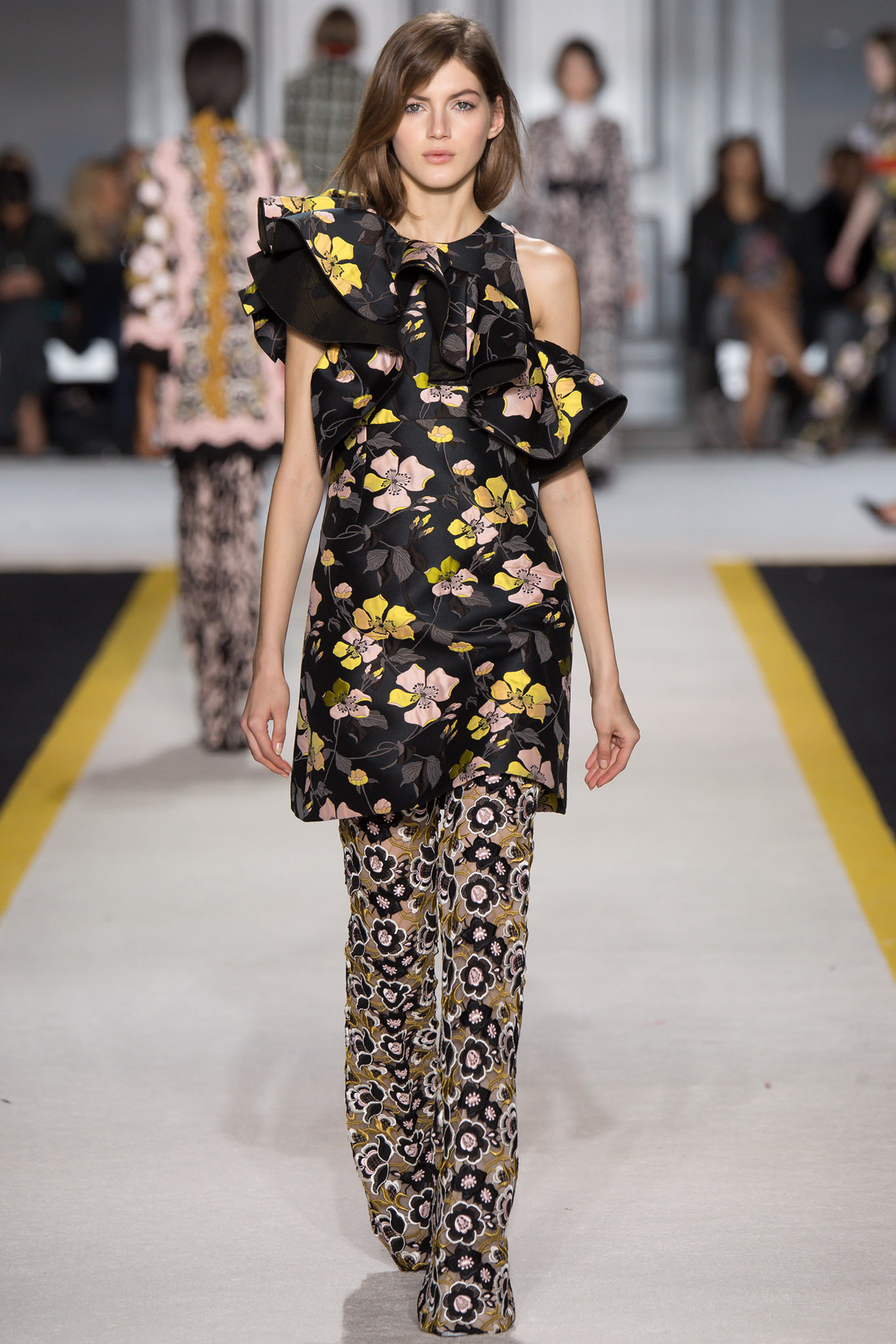 Giambattista Valli F/W 15 Look 10