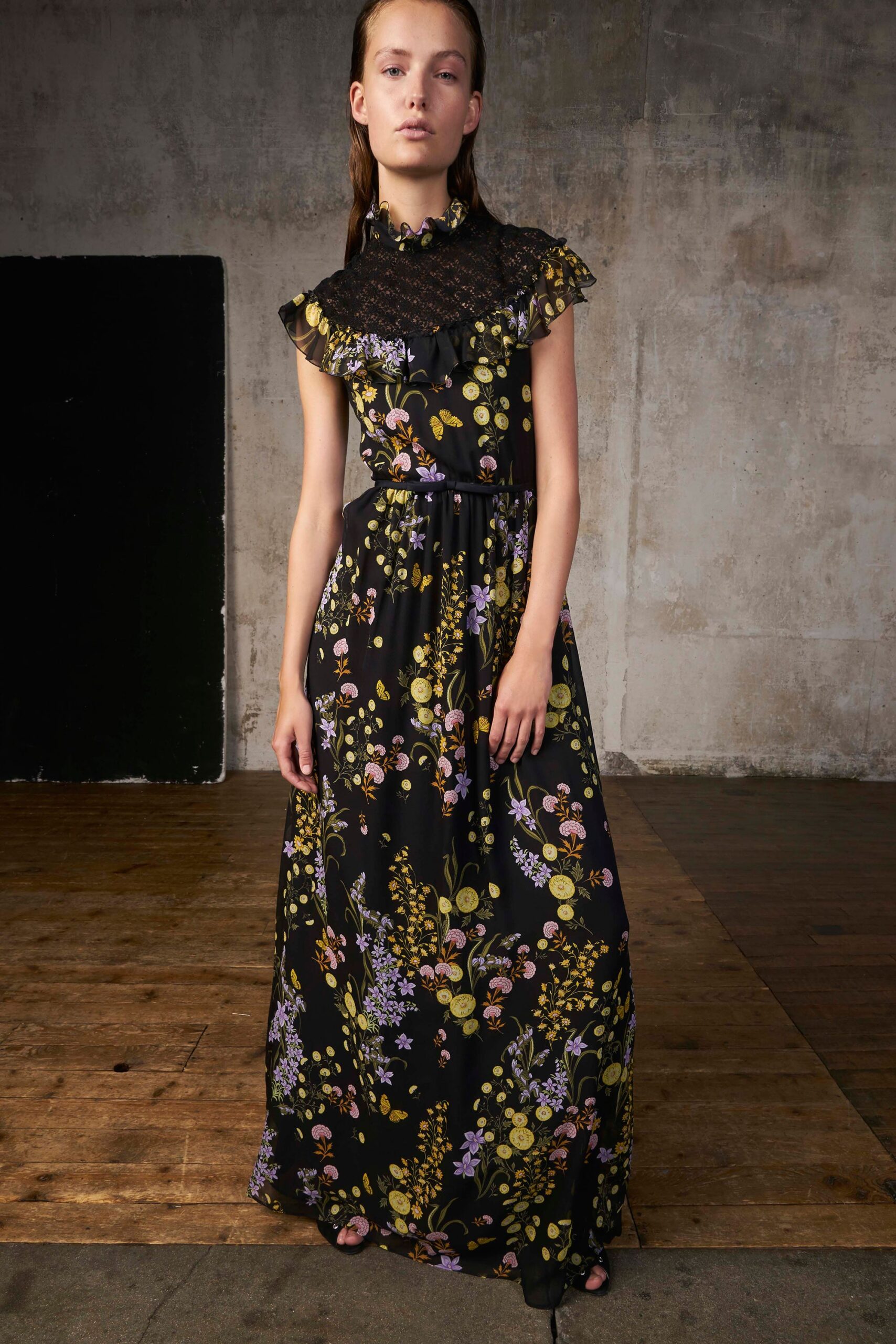 Giambattista Valli Resort 18 Look 40