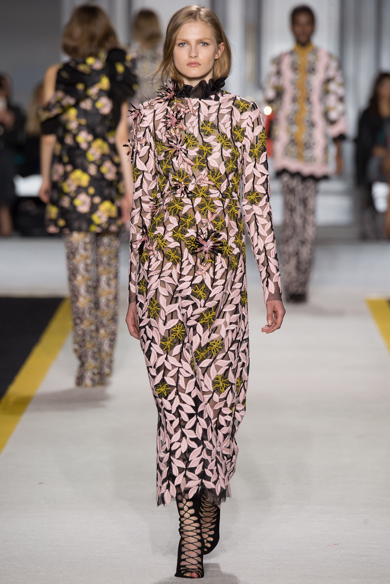 Giambattista Valli F/W 15 Look 13