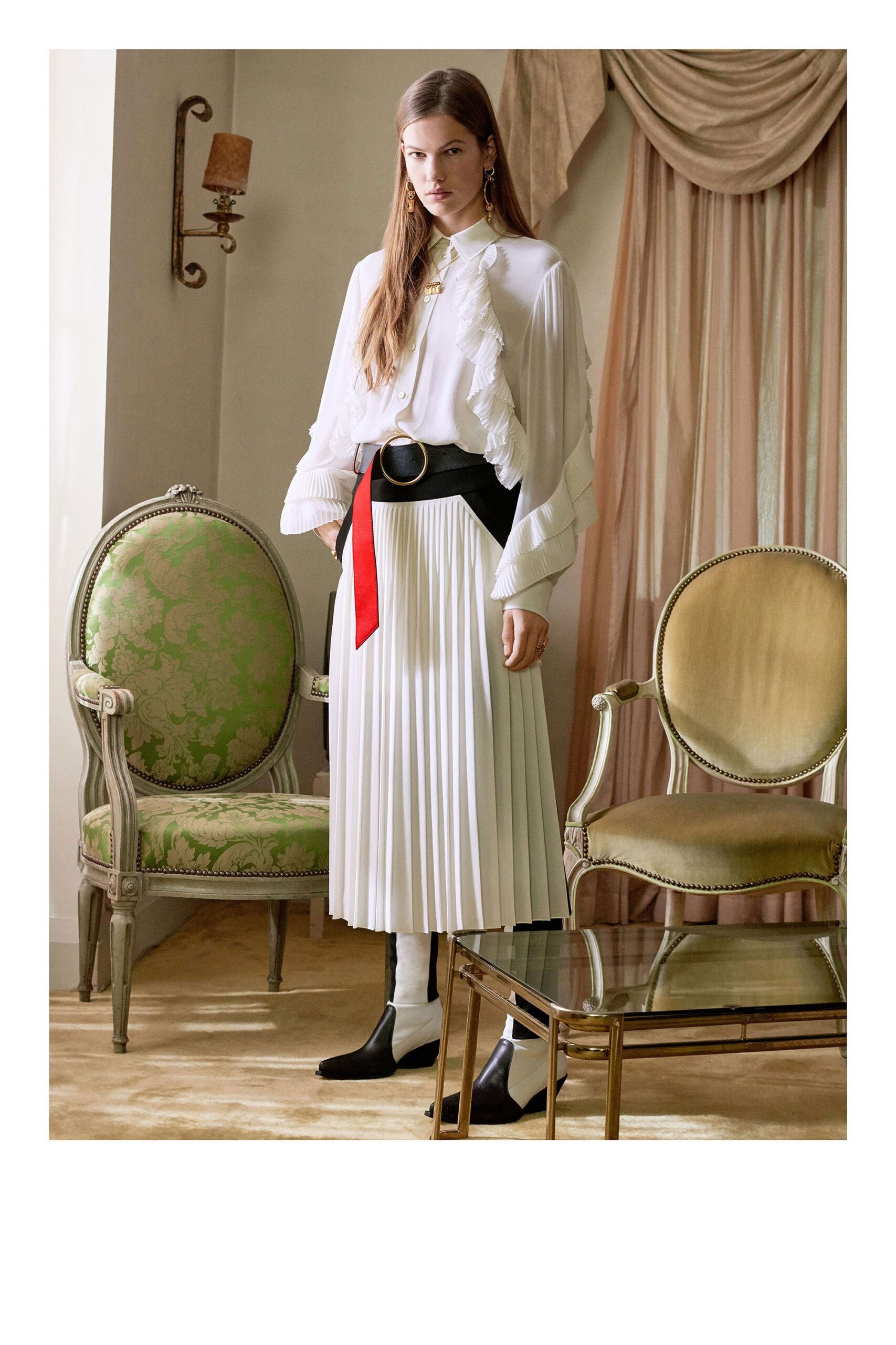 Givenchy F/W 18 Look 43