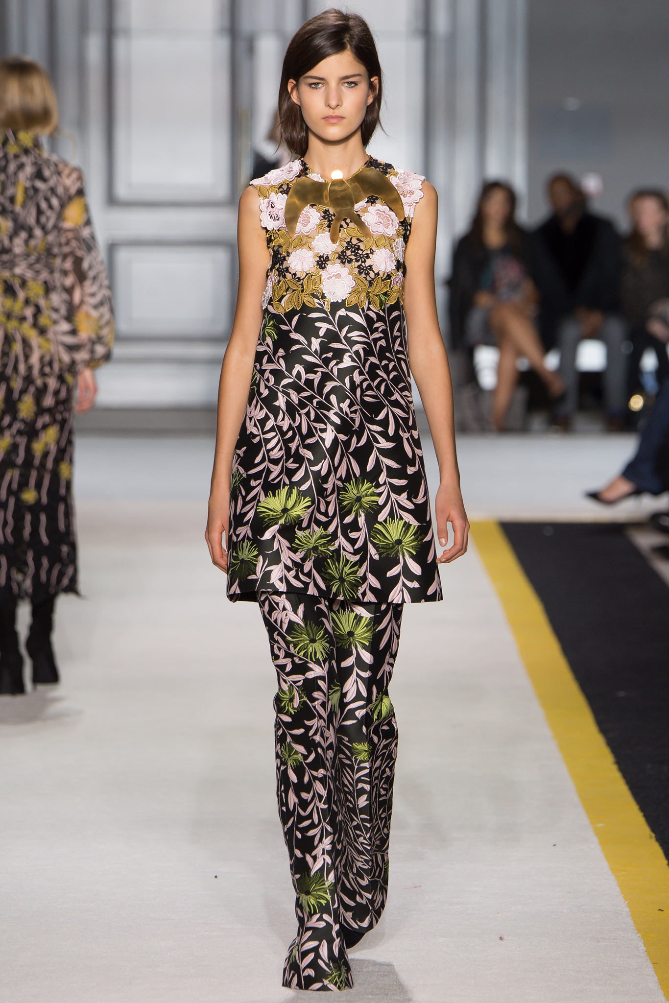 Giambattista Valli F/W 15 Look 14
