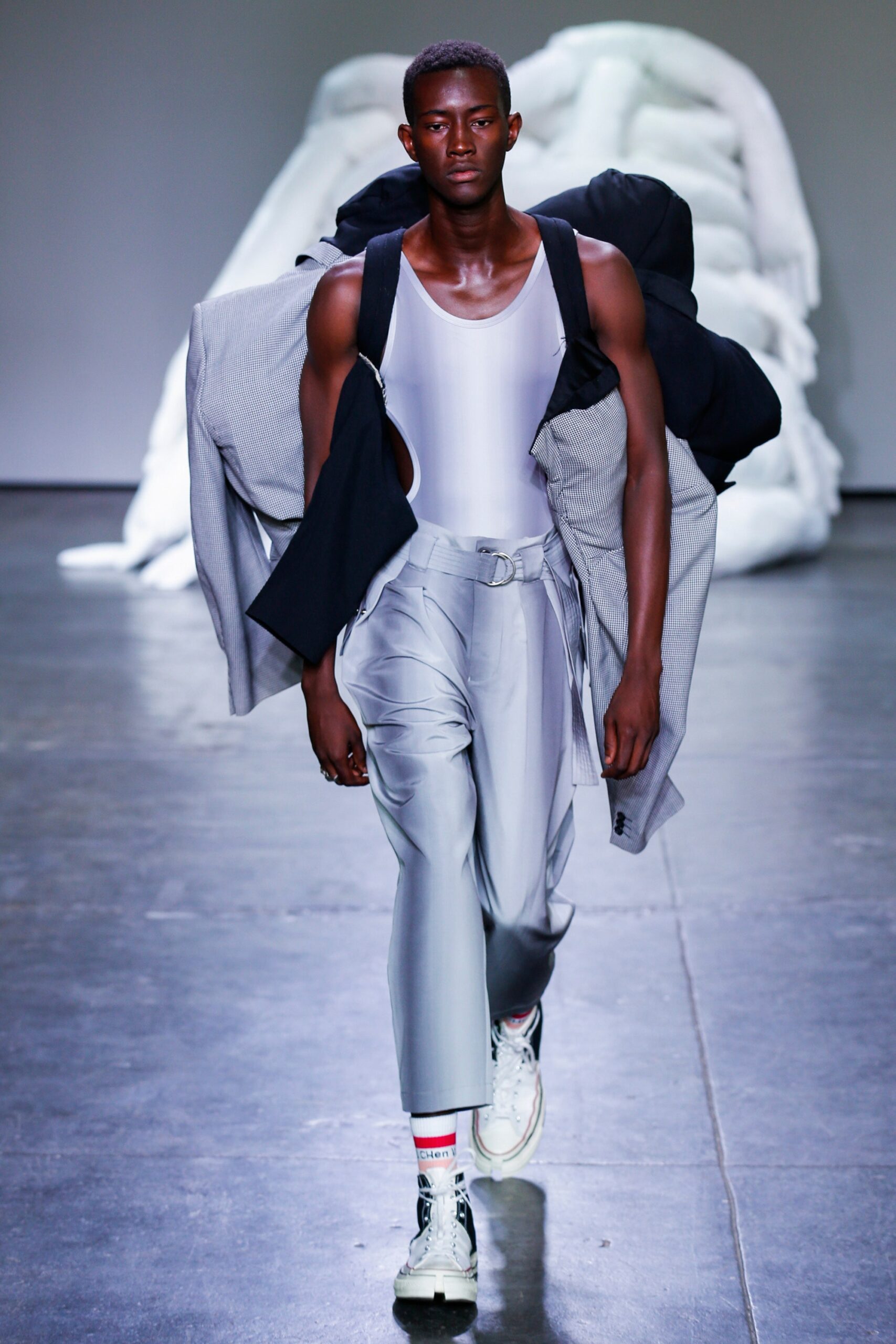 Feng Chen Wang S/S 19 Menswear Look 29