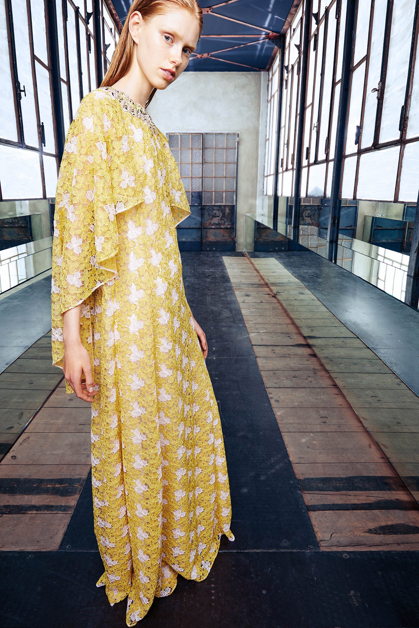 Giambattista Valli Resort 17 Look 45