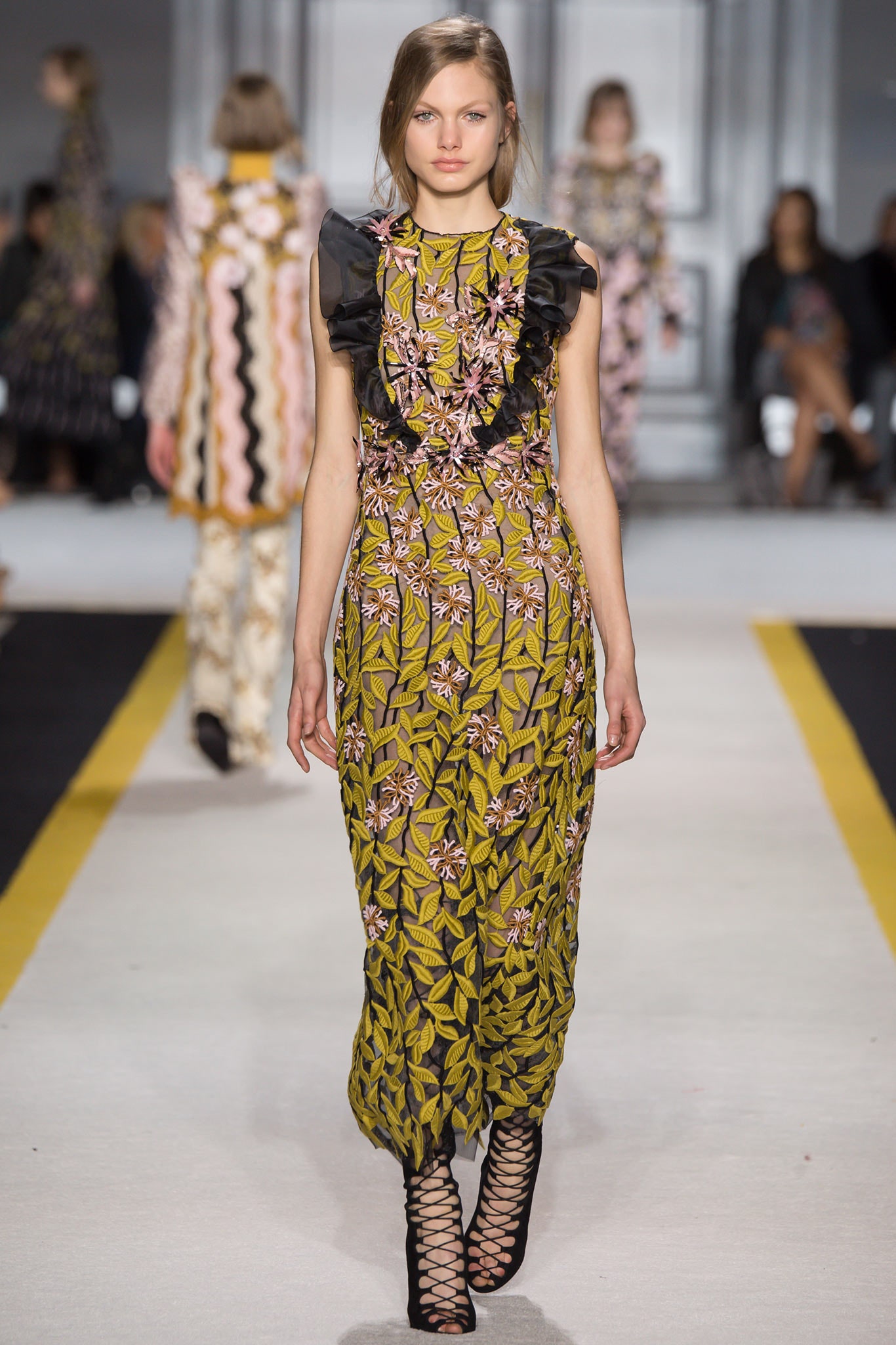 Giambattista Valli F/W 15 Look 15