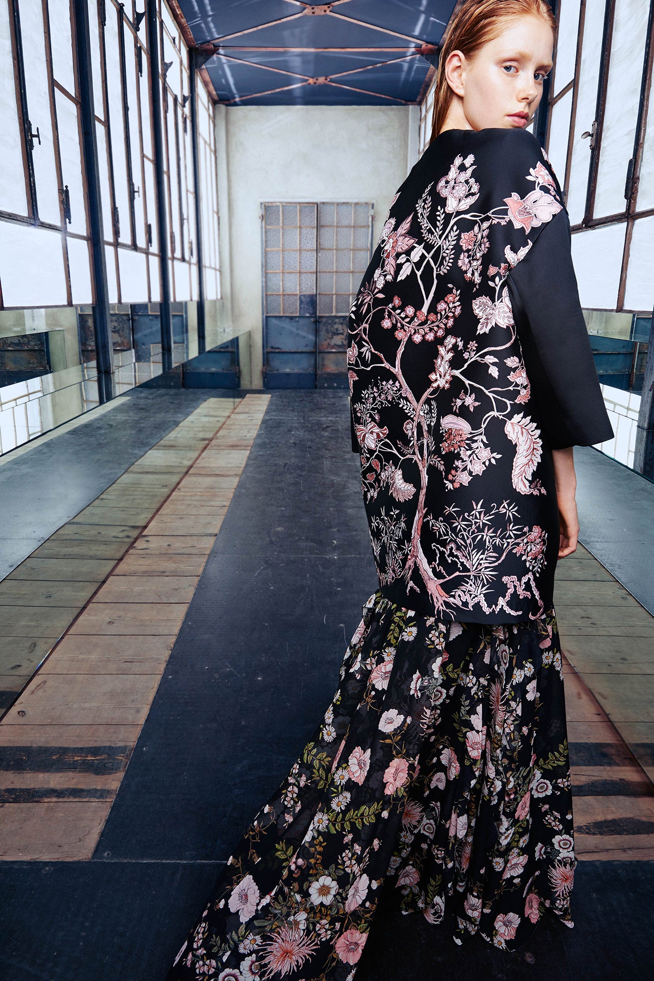 Giambattista Valli Resort 17 Look 46