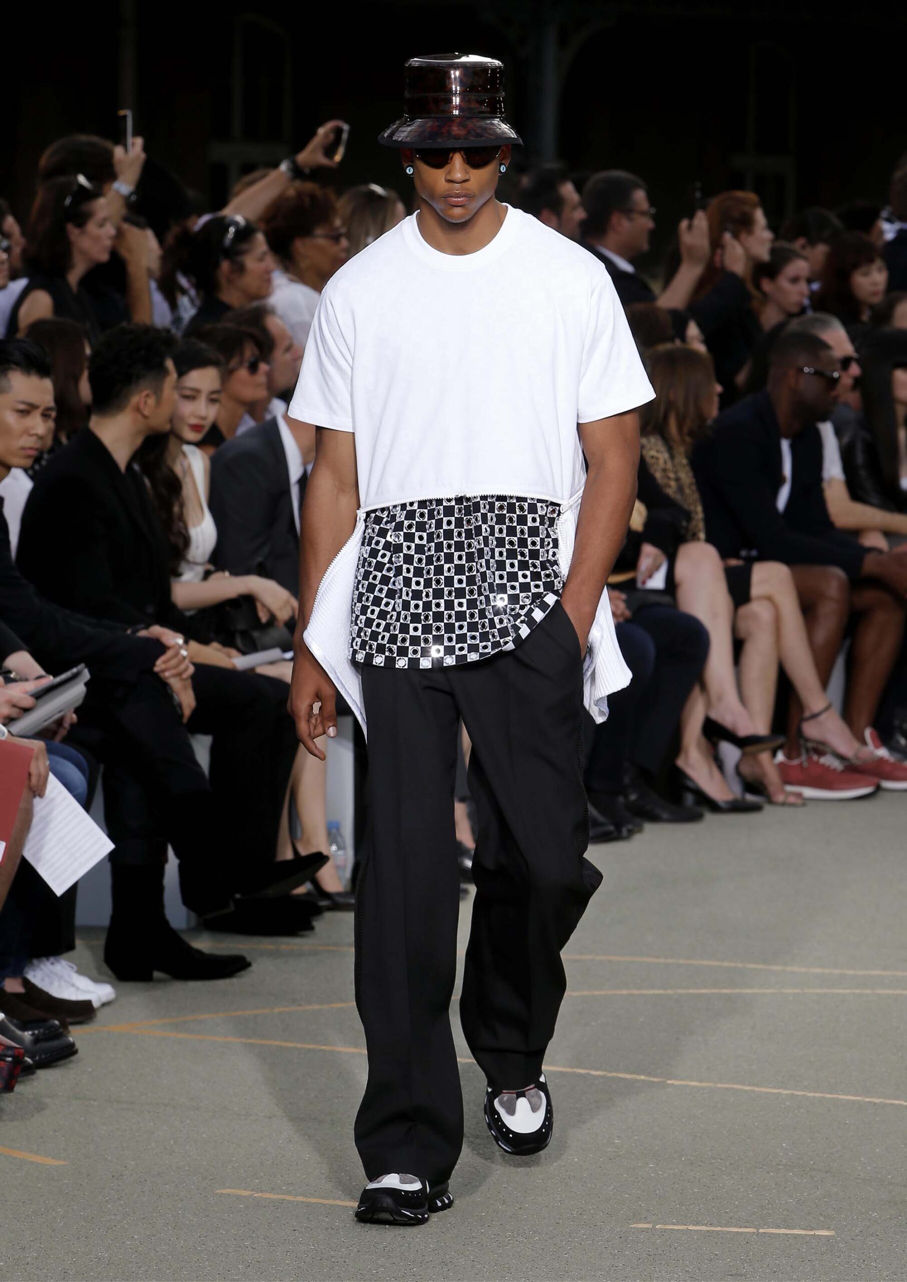 Givenchy S/S 17 Menswear Look 49