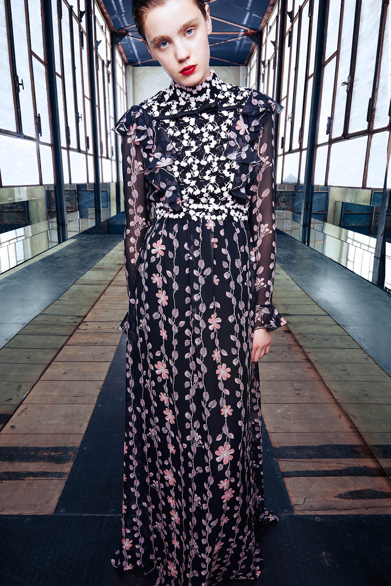 Giambattista Valli Resort 17 Look 51