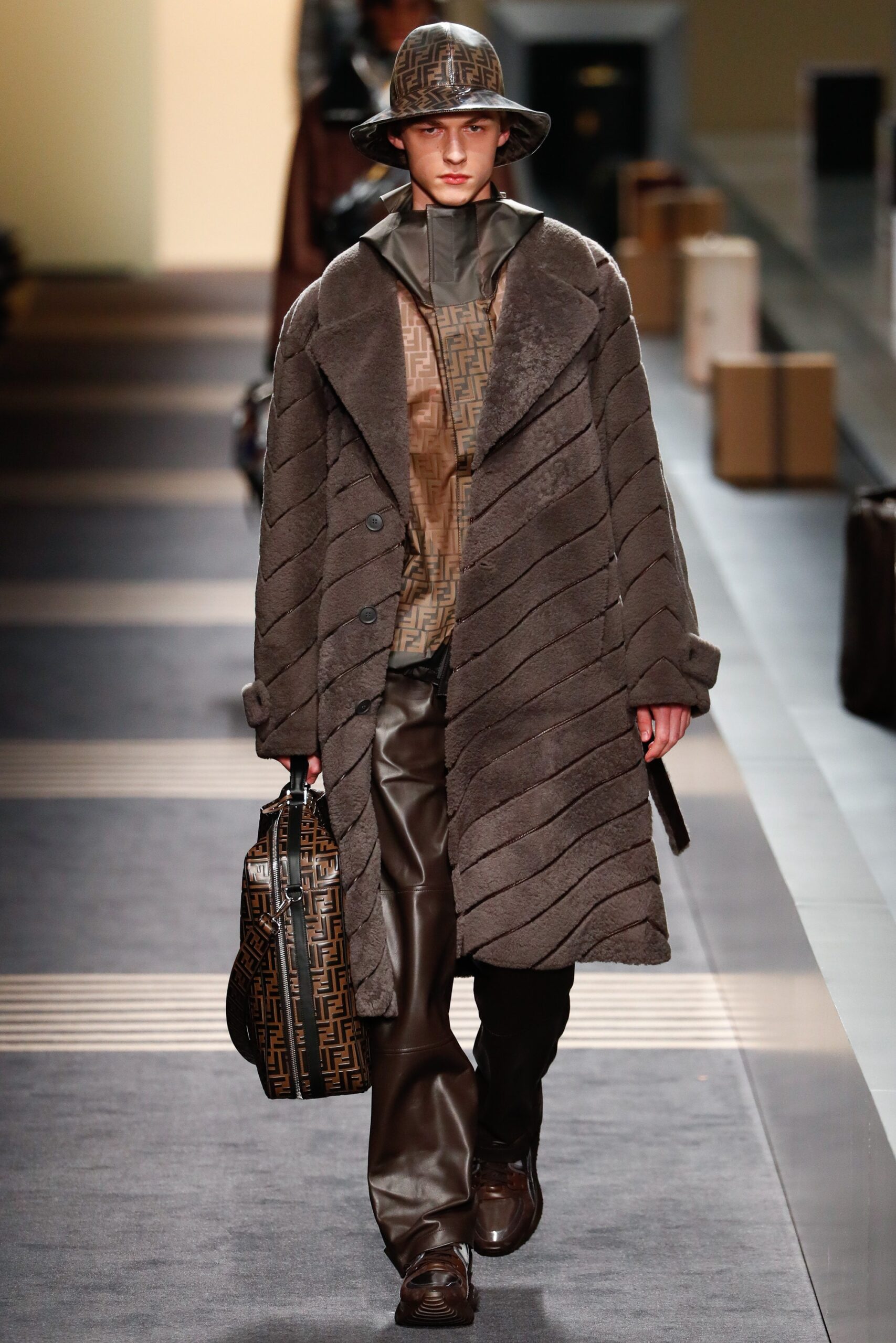 Fendi F/W 18 Menswear Look 16