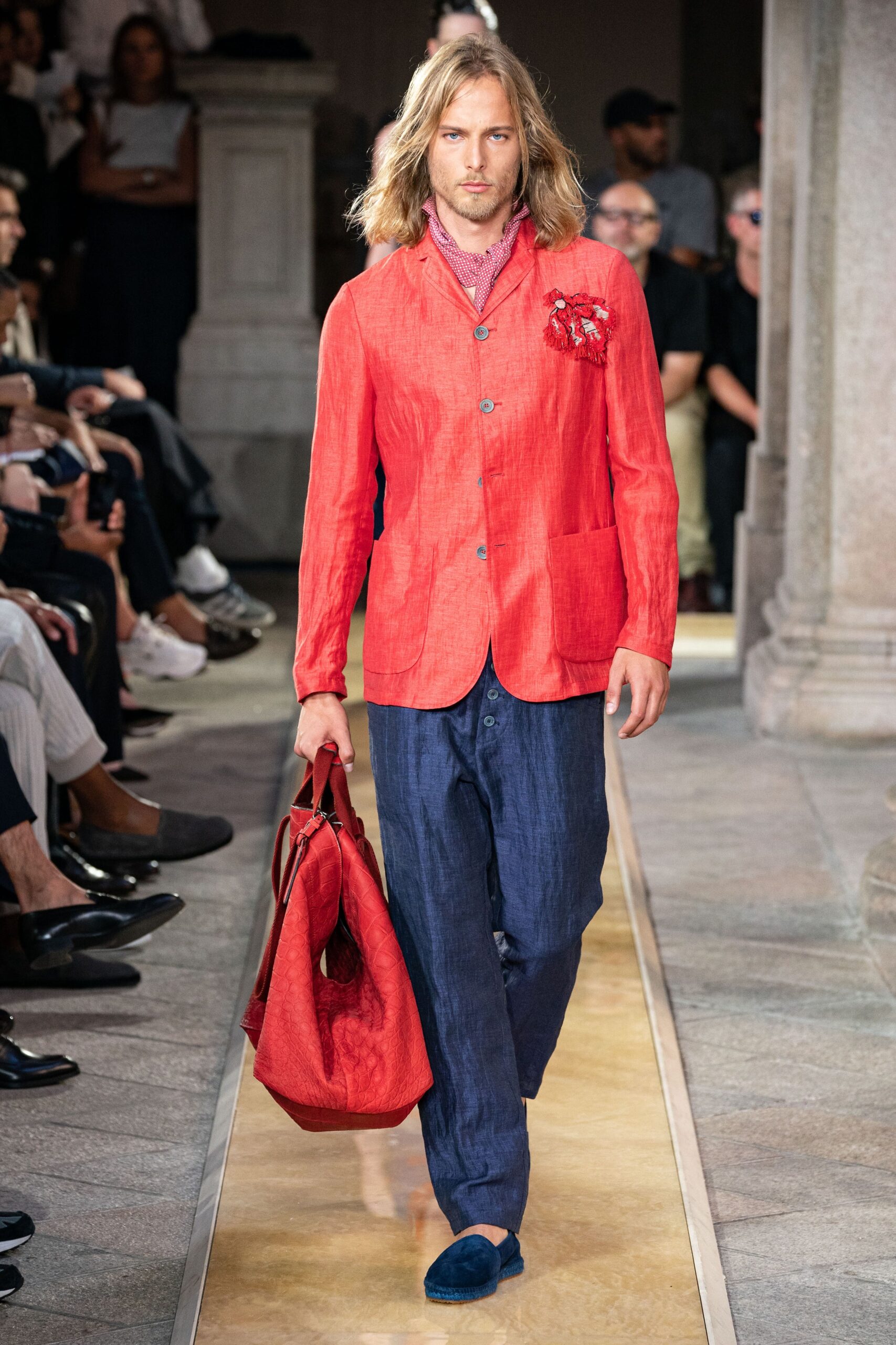 Giorgio Armani S/S 20 Menswear Look 1