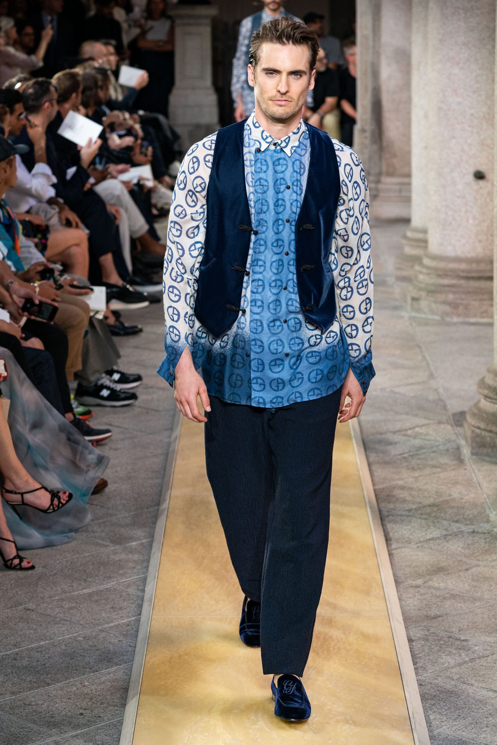 Giorgio Armani S/S 20 Menswear Look 3
