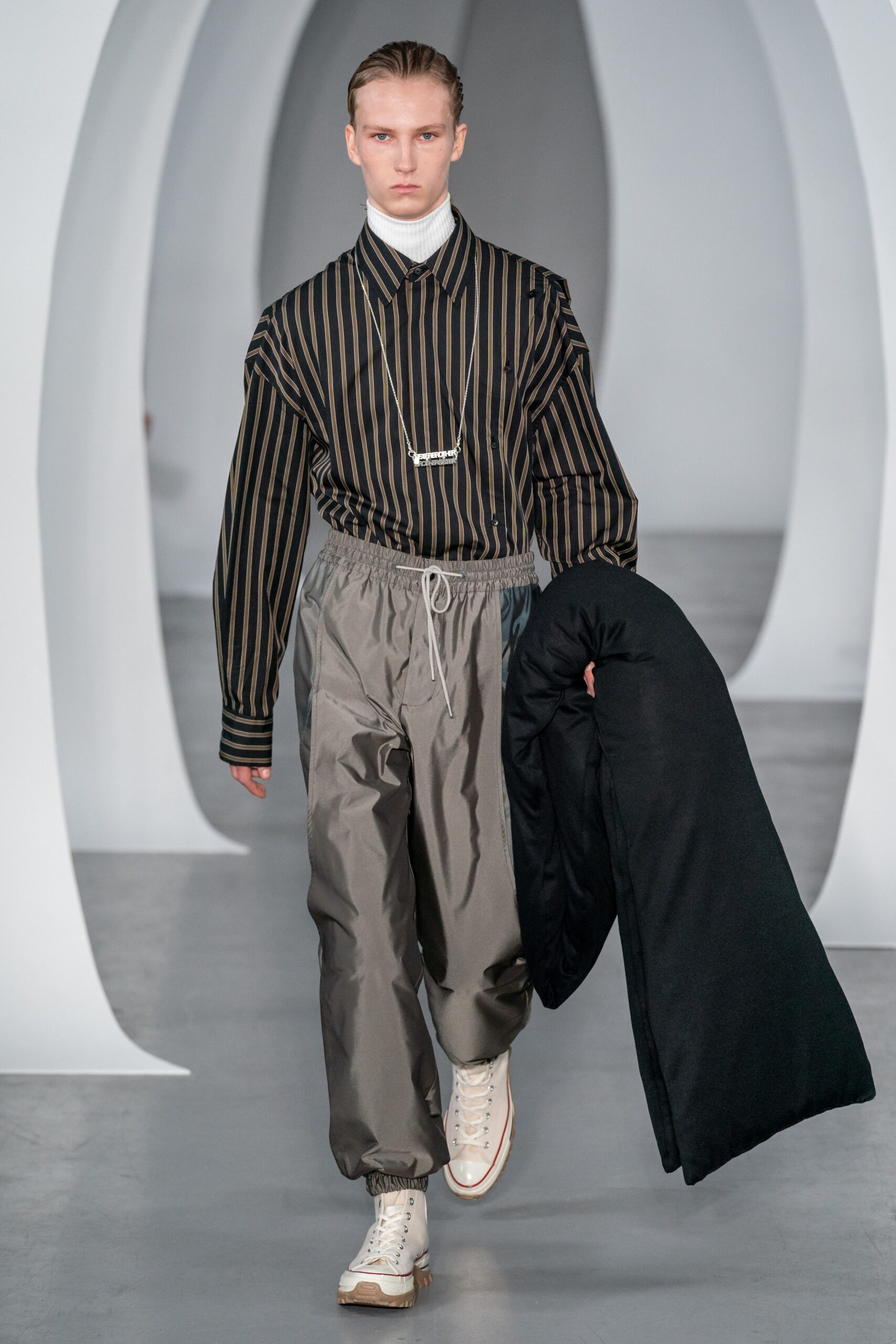 Feng Chen Wang F/W 19 Menswear Look 19