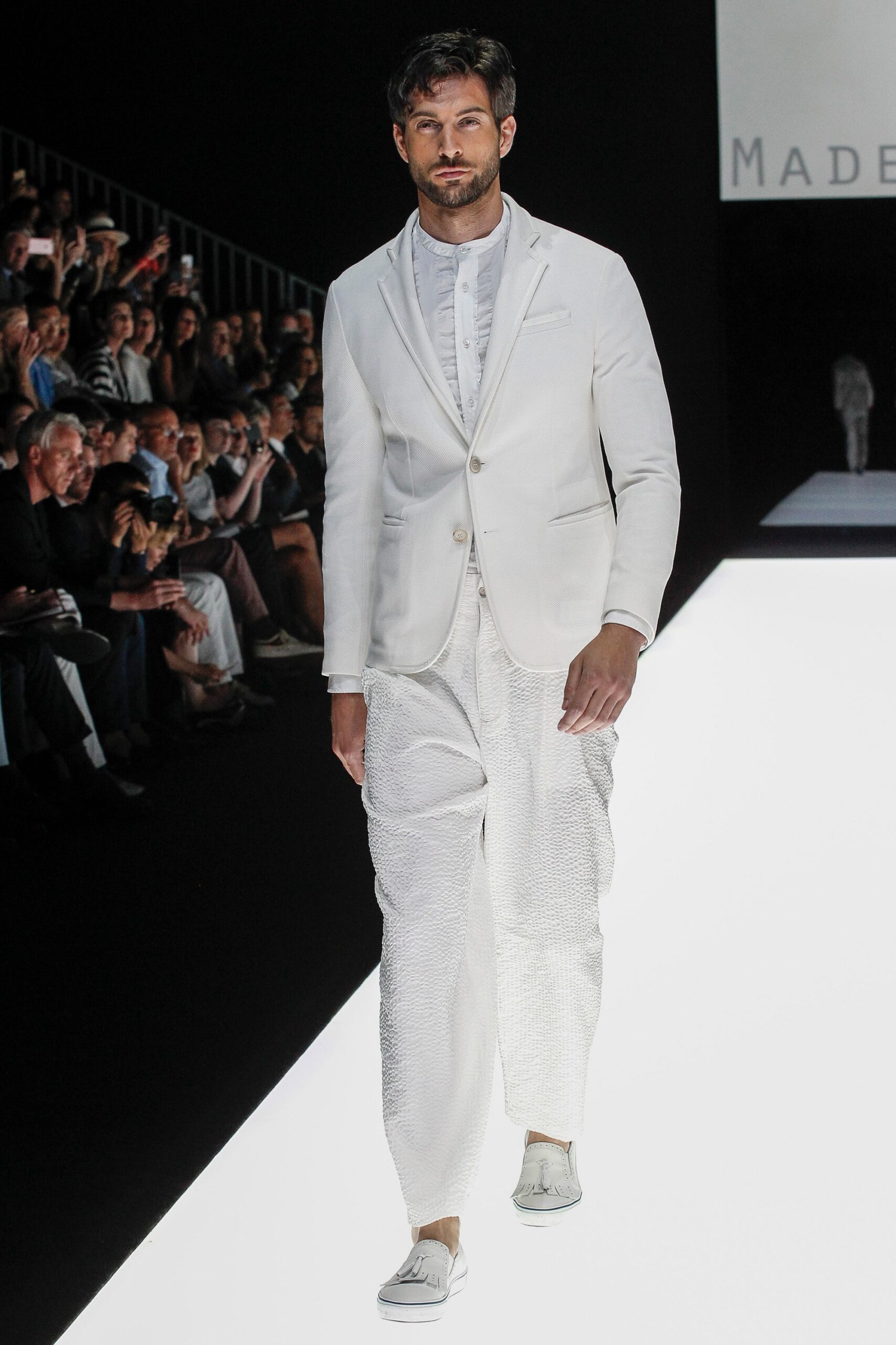 Giorgio Armani S/S 18 Menswear Look 13