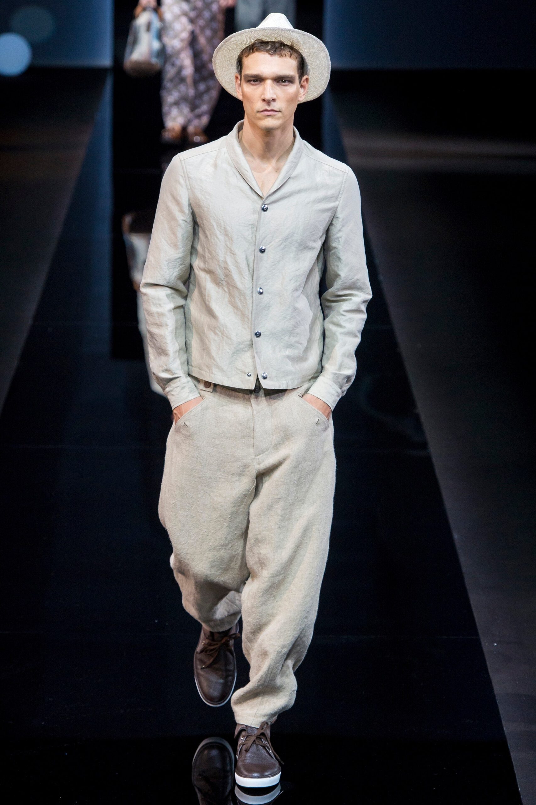 Giorgio Armani S/S 17 Menswear Look 1