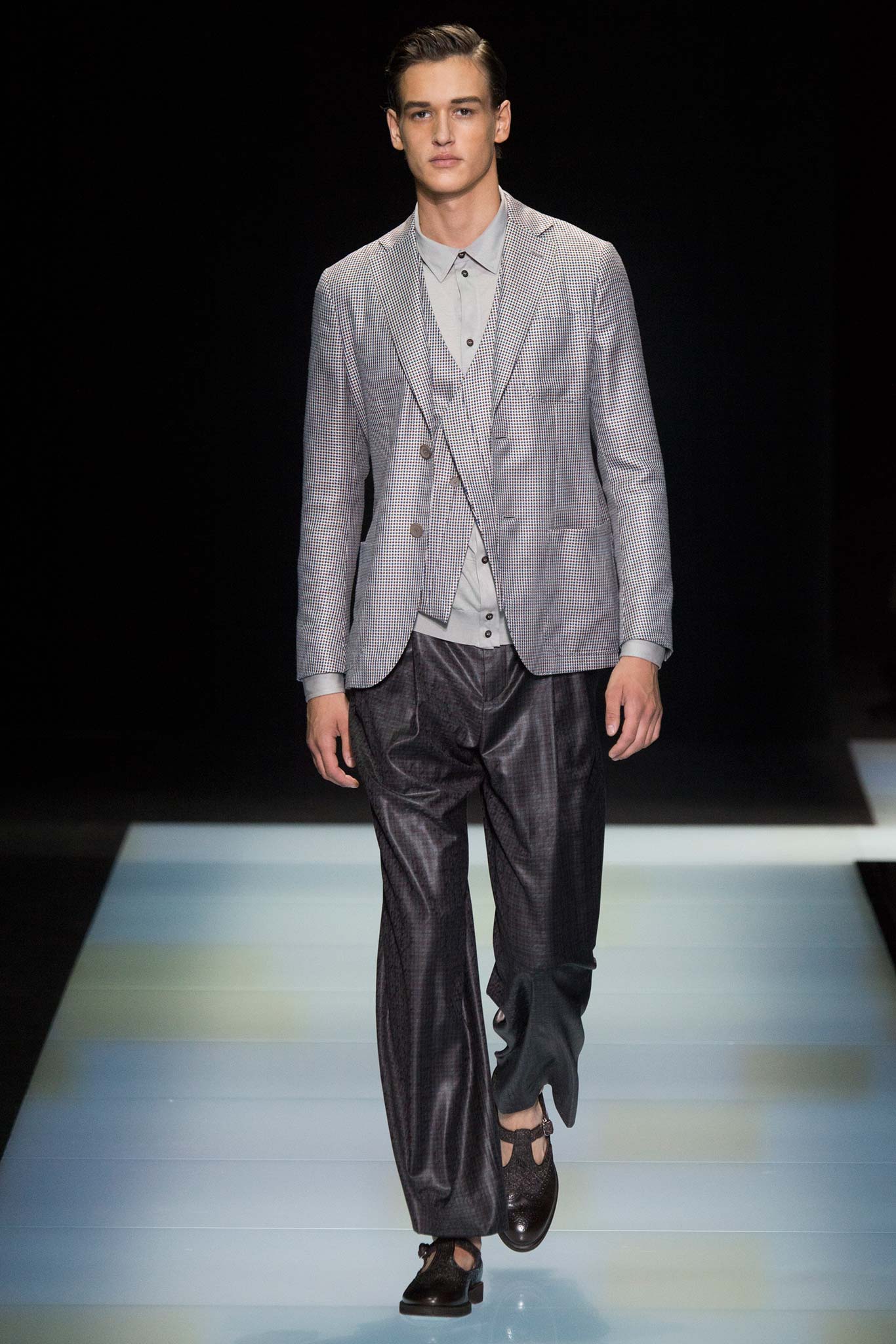 Giorgio Armani S/S 16 Menswear Look 10