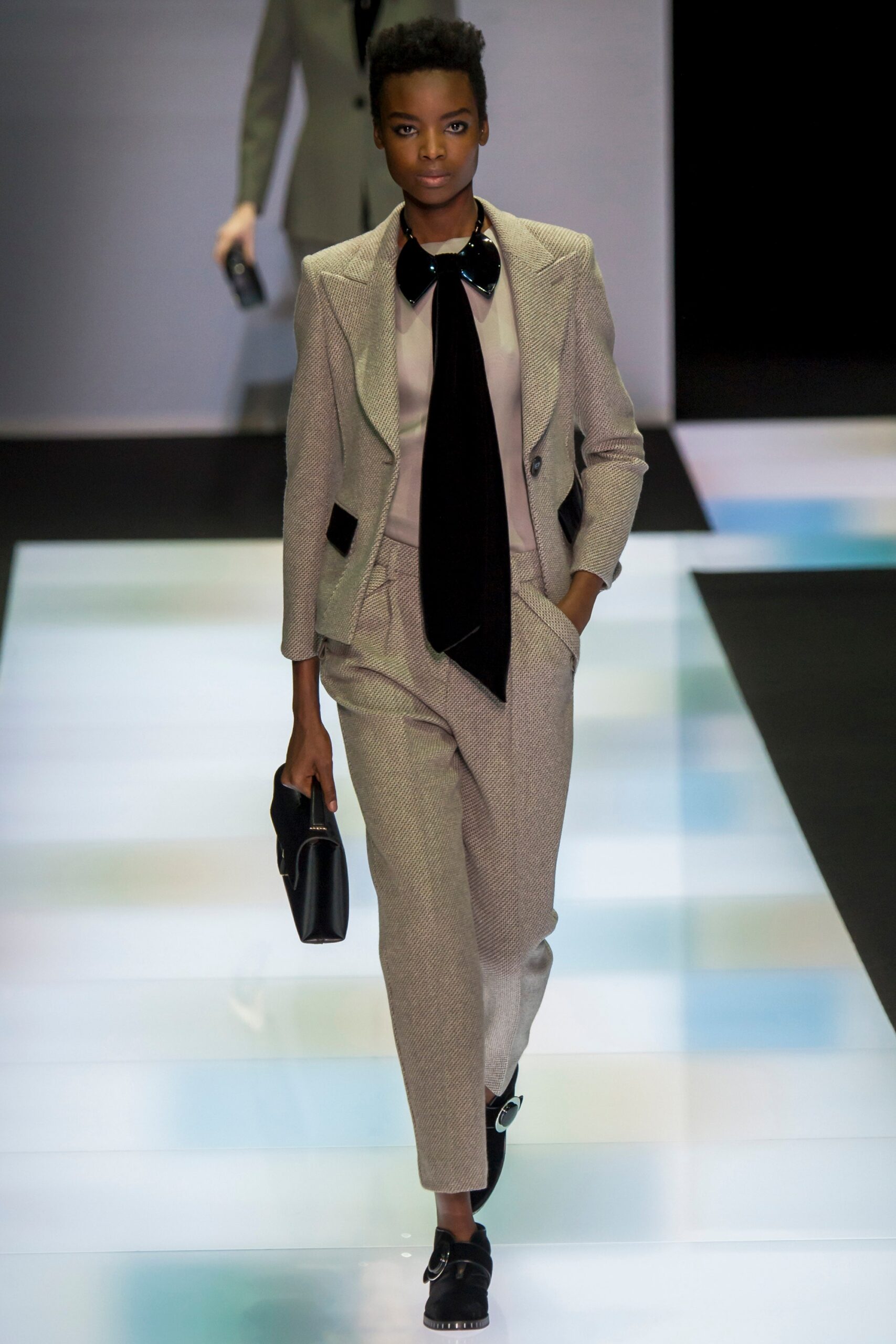 Giorgio Armani F/W 16 Look 12