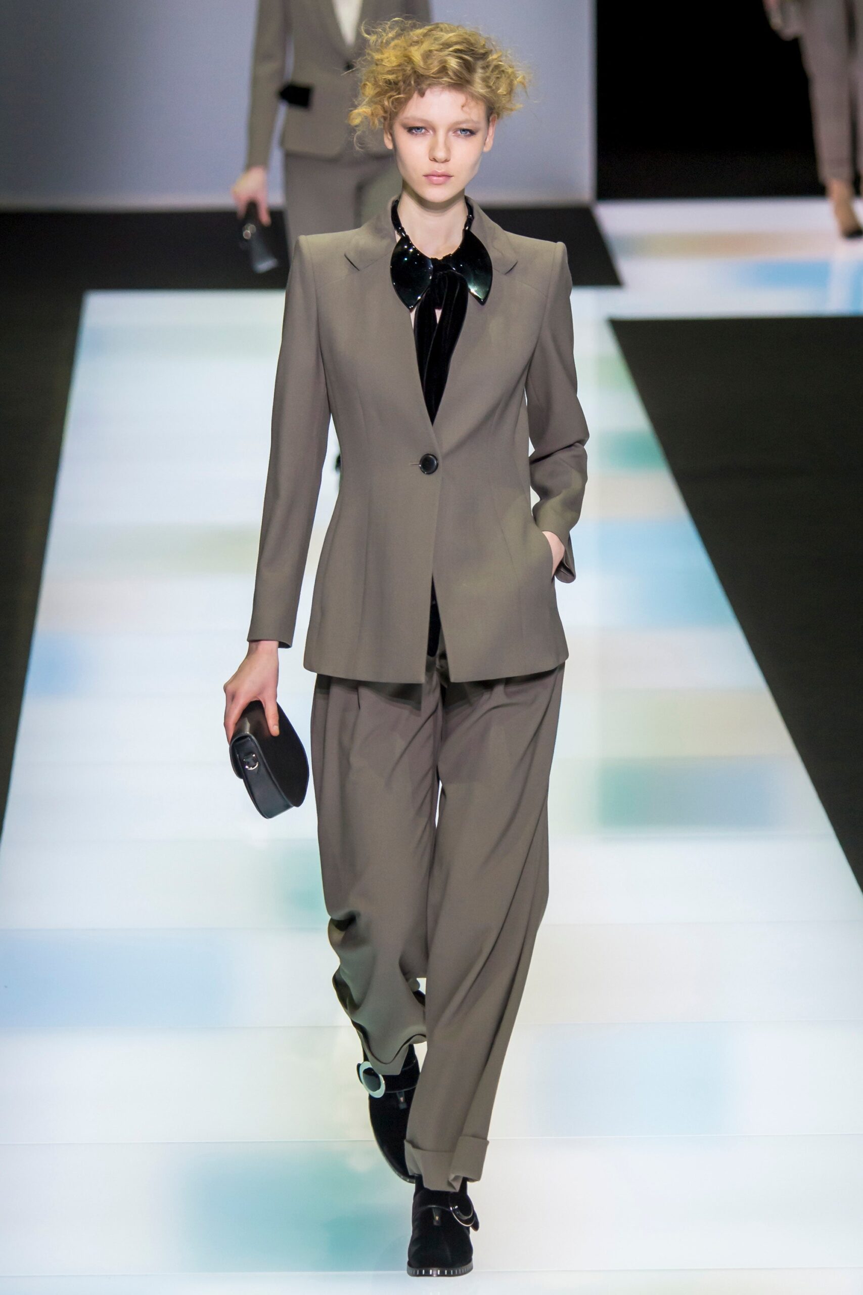 Giorgio Armani F/W 16 Look 13