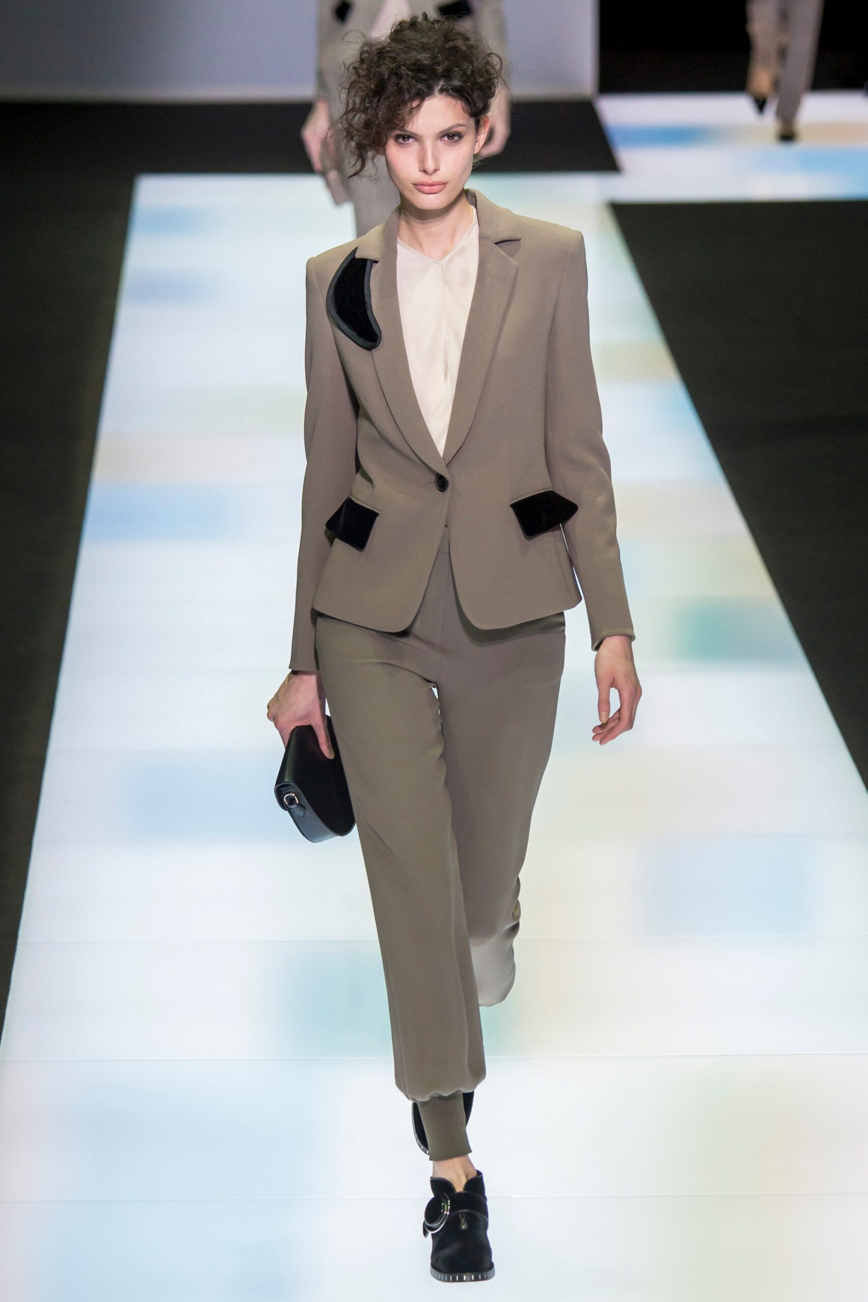 Giorgio Armani F/W 16 Look 14
