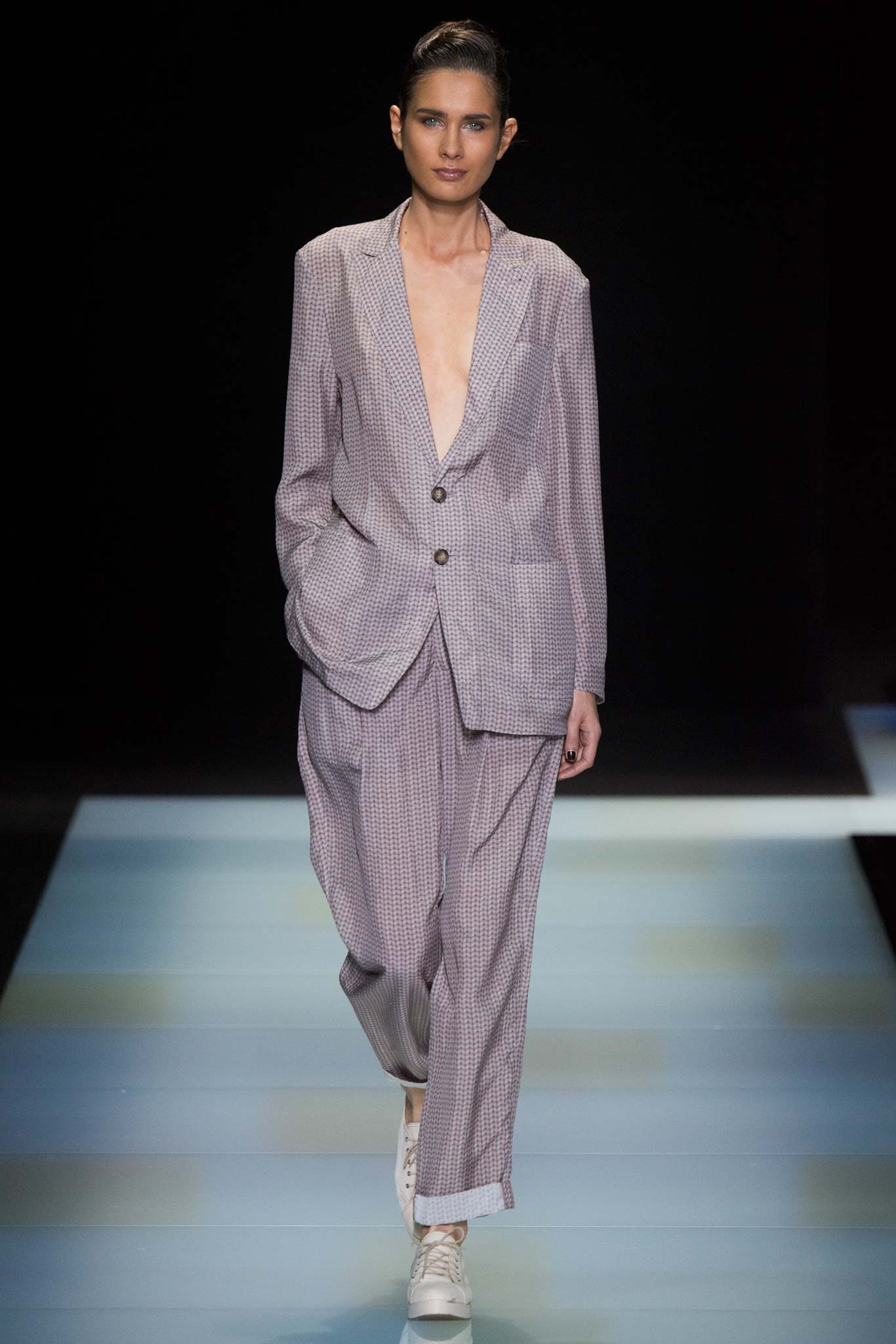 Giorgio Armani S/S 16 Menswear Look 17