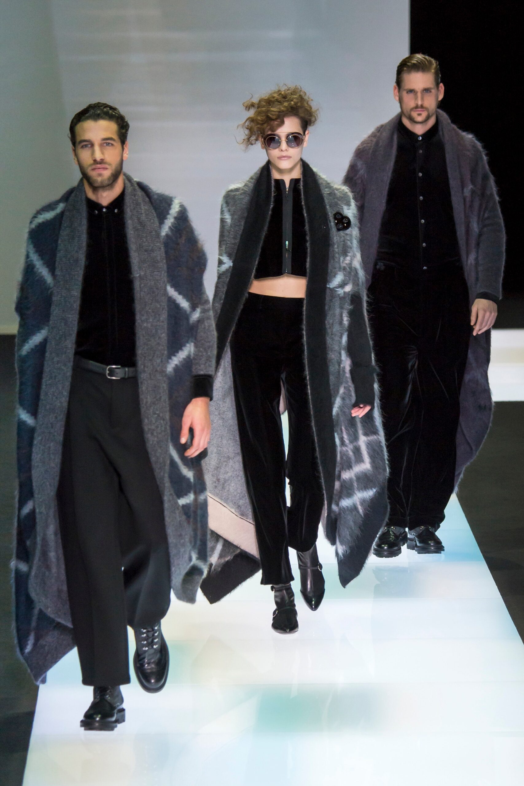 Giorgio Armani F/W 16 Look 22