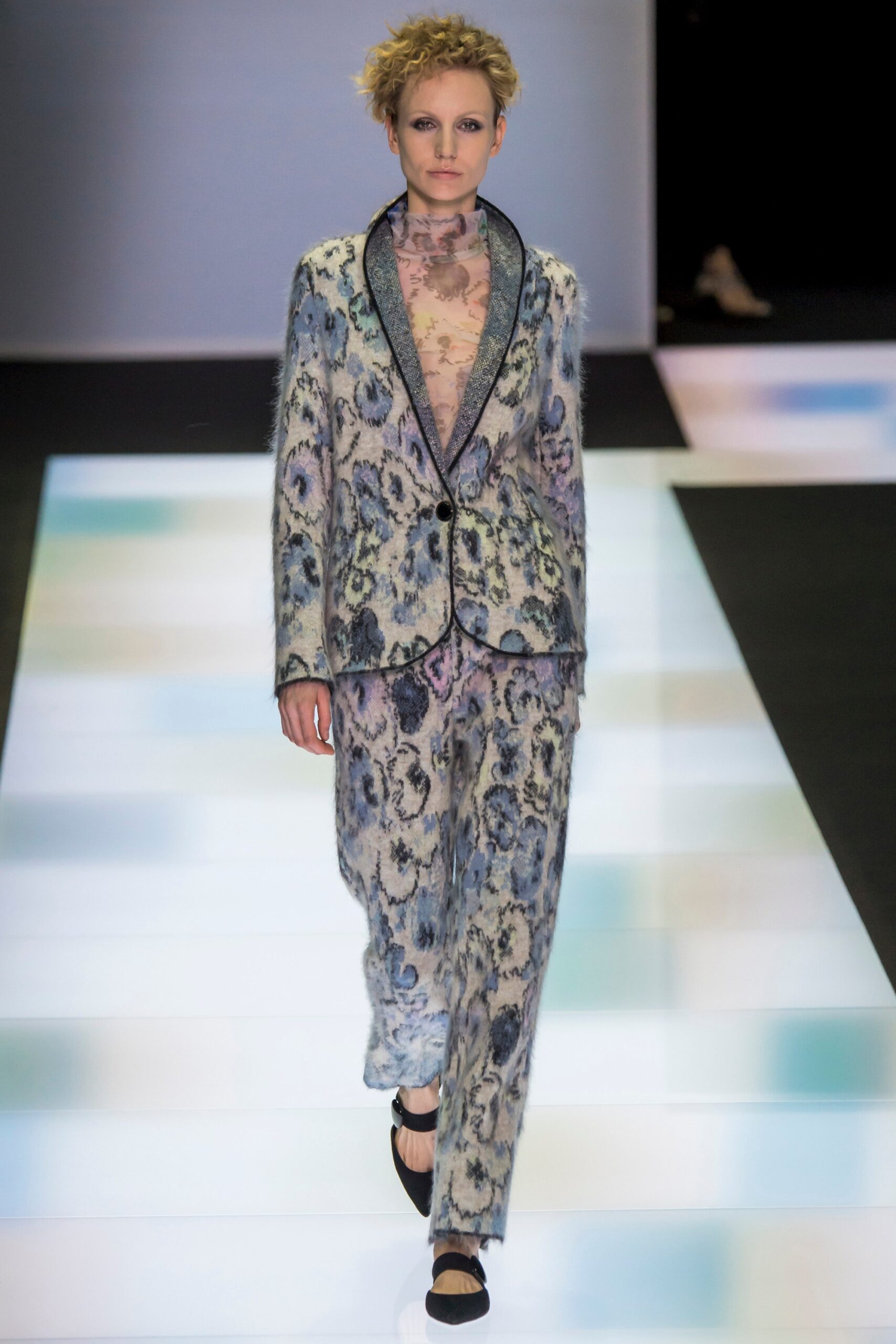 Giorgio Armani F/W 16 Look 25