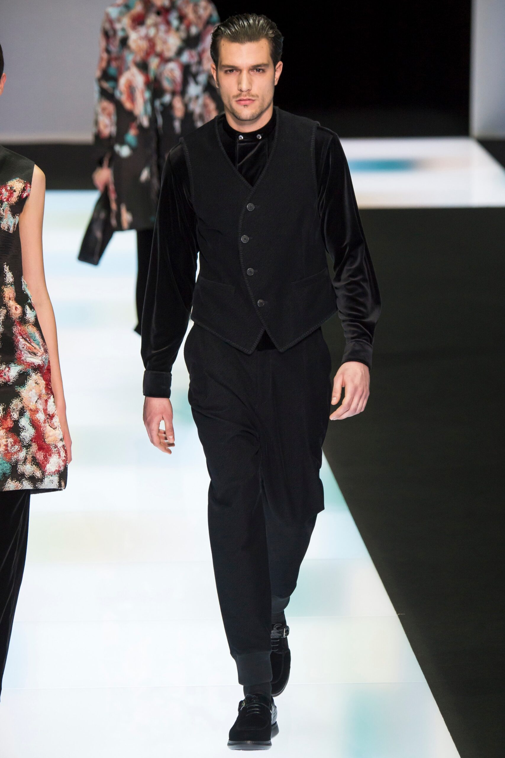 Giorgio Armani F/W 16 Look 33