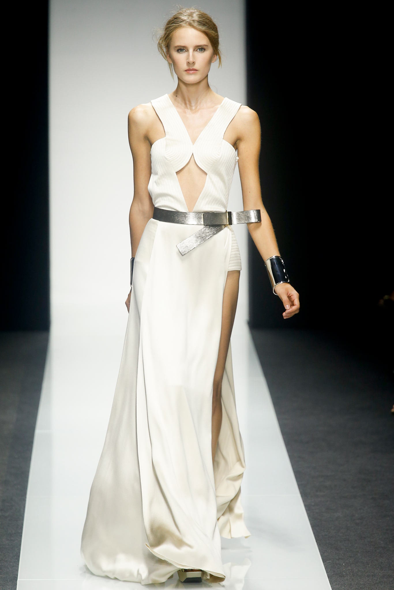 Gianfranco Ferré S/S 14 Look 15