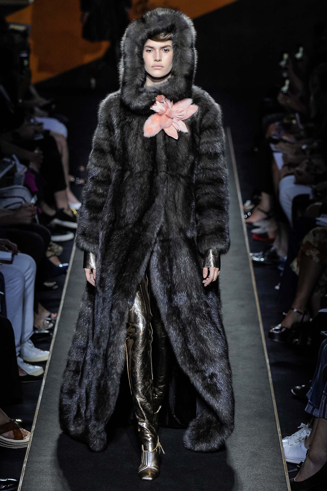 Fendi F/W 15 Couture Look 1