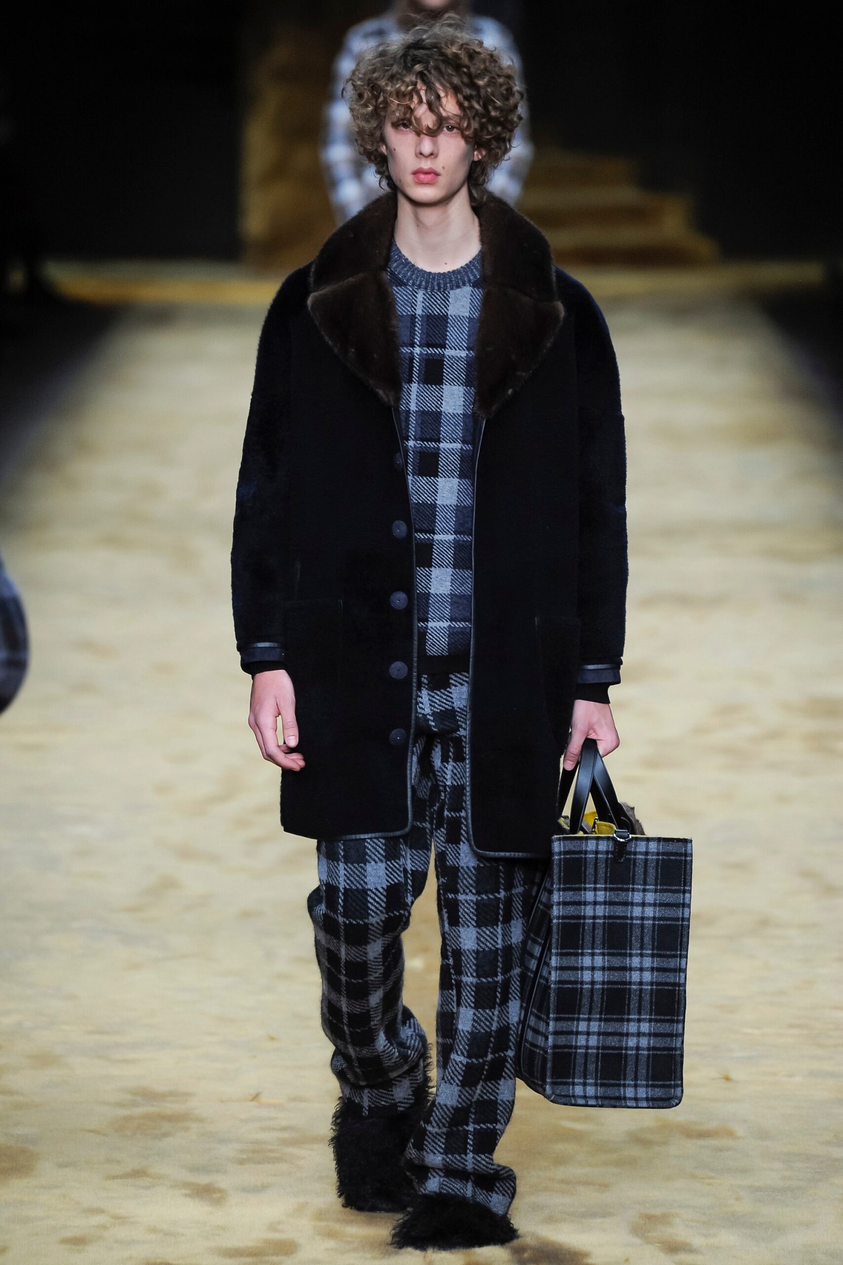 Fendi F/W 16 Menswear Look 2