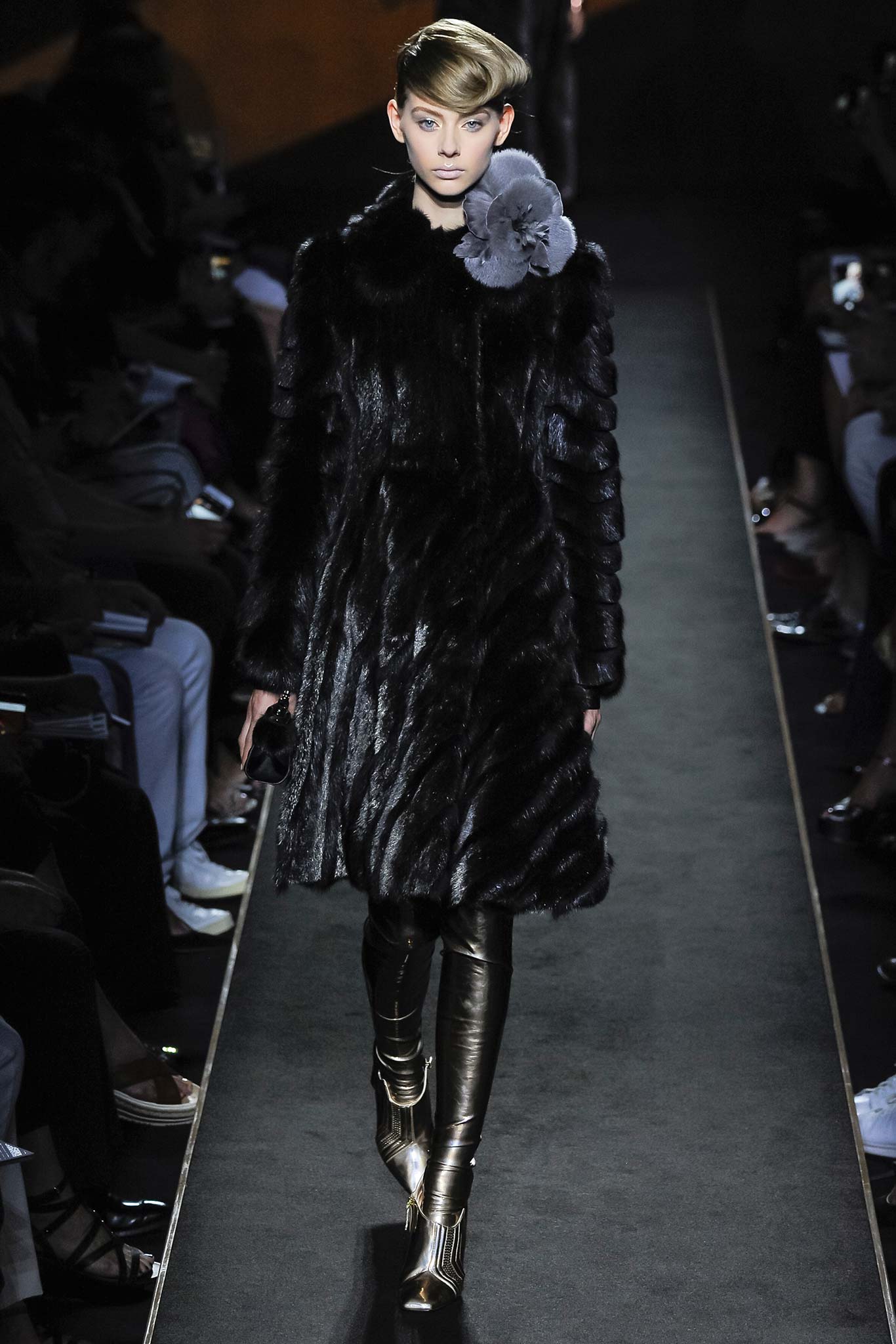 Fendi F/W 15 Couture Look 2