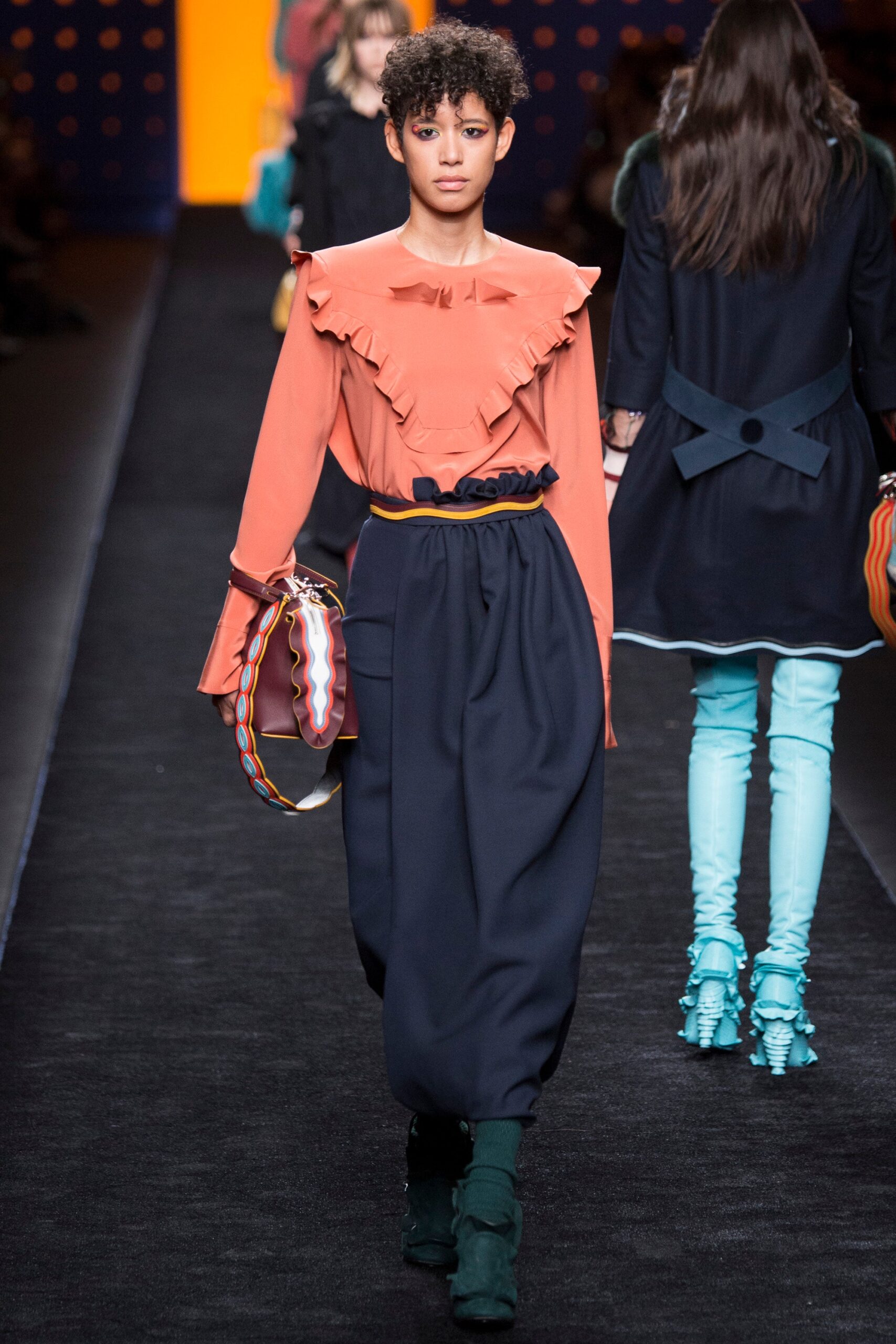 Fendi F/W 16 Look 2