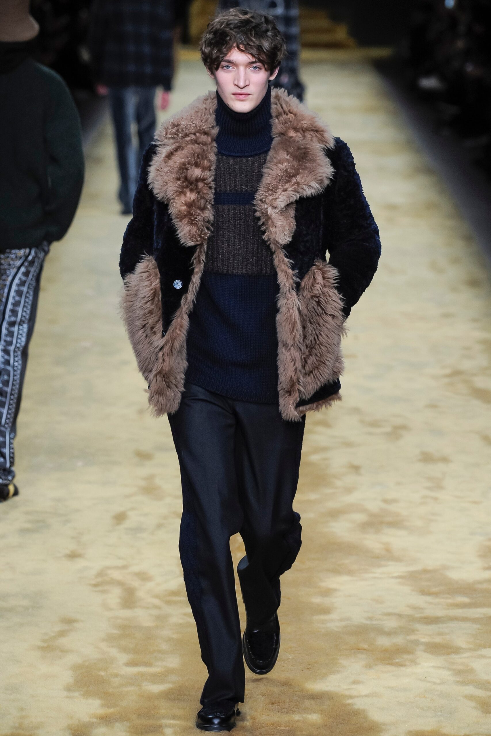 Fendi F/W 16 Menswear Look 10