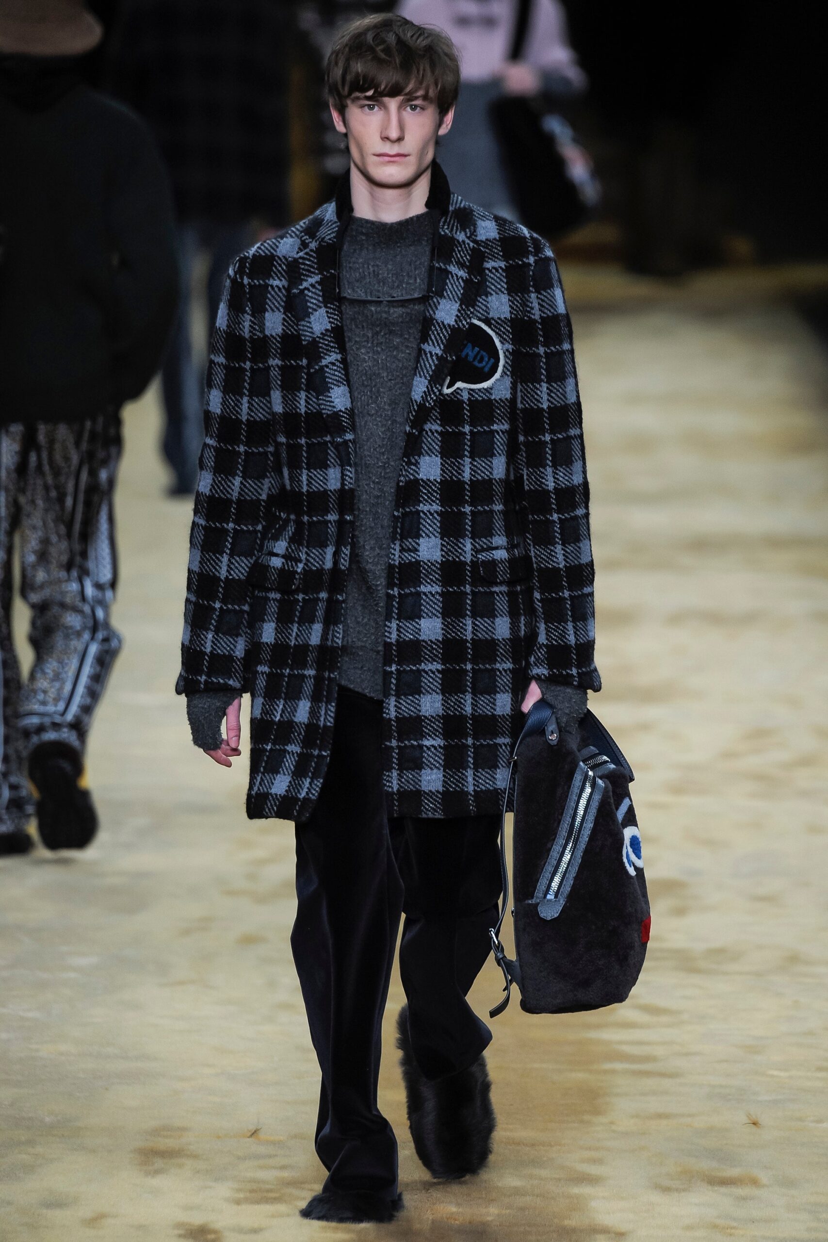 Fendi F/W 16 Menswear Look 11