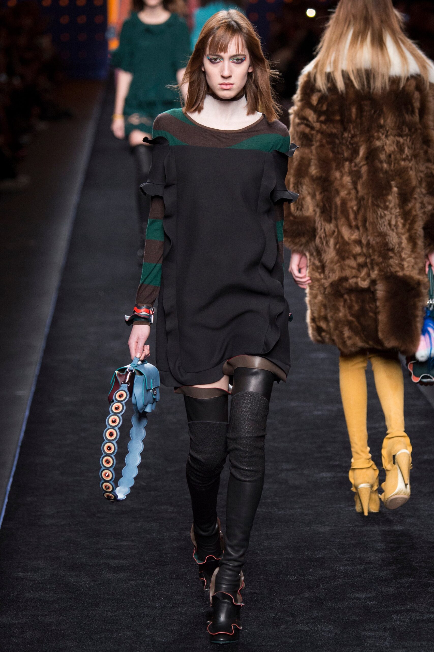 Fendi F/W 16 Look 3