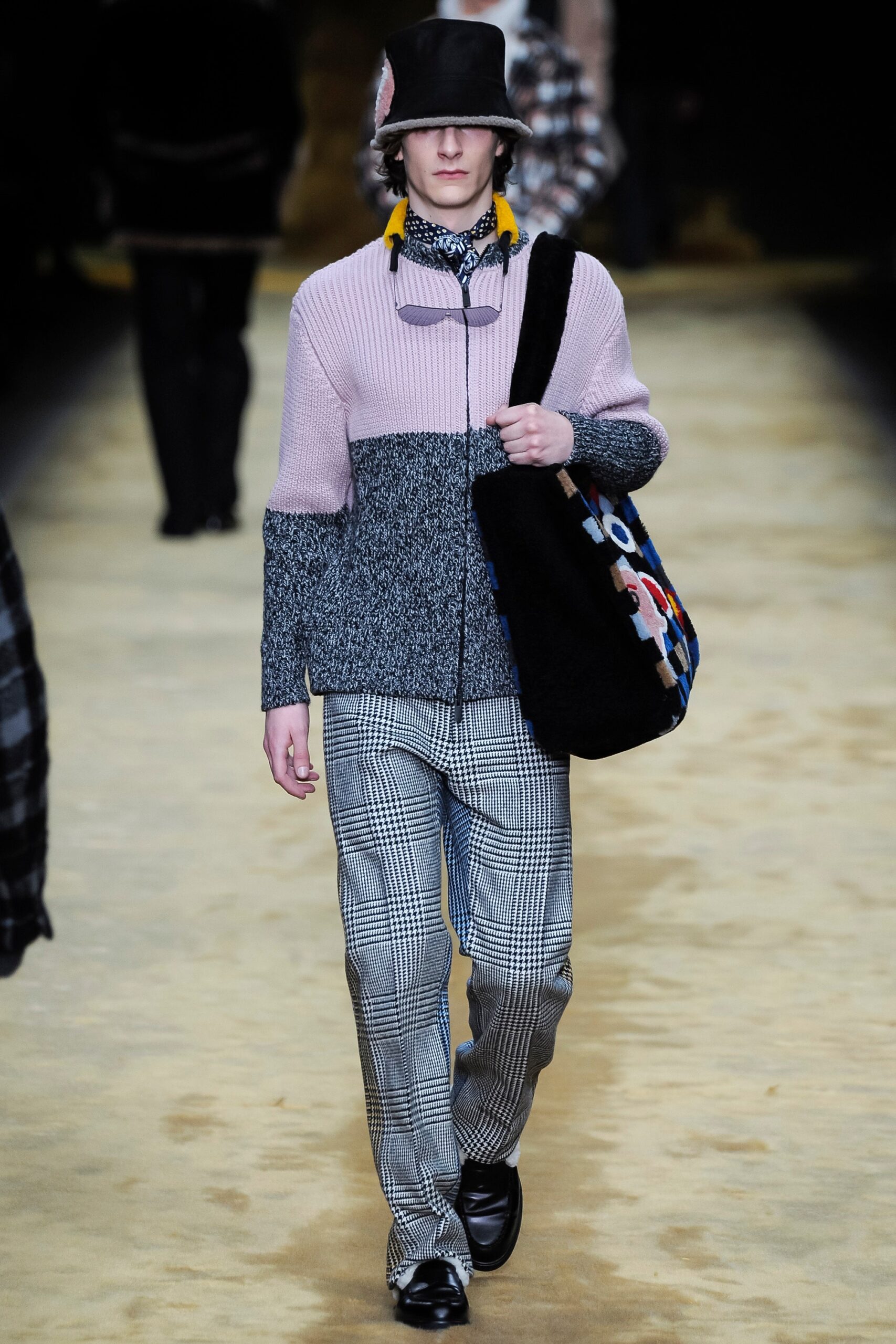 Fendi F/W 16 Menswear Look 12
