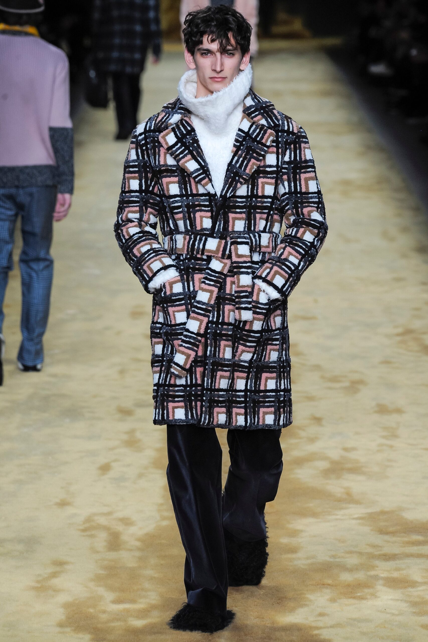 Fendi F/W 16 Menswear Look 13