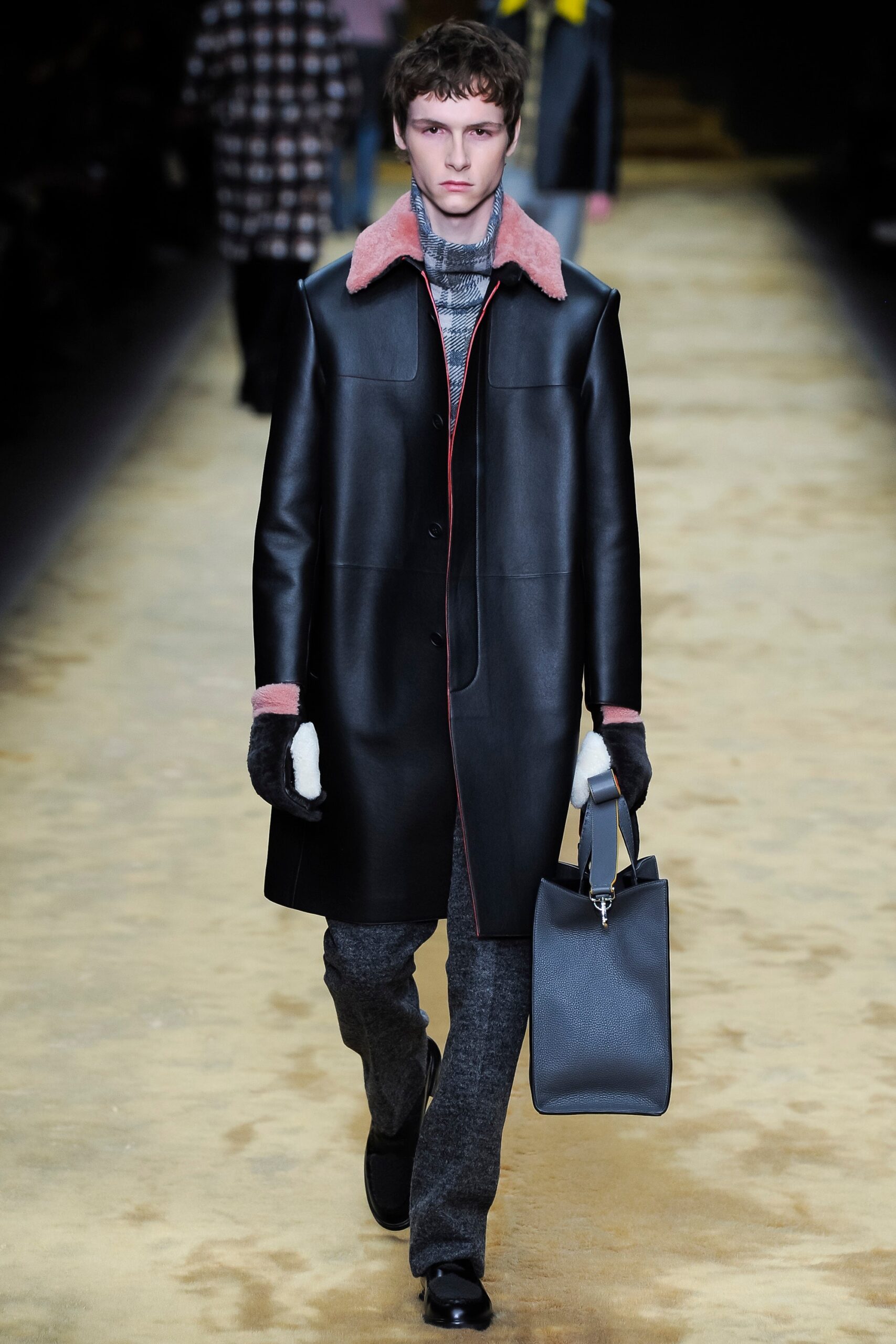 Fendi F/W 16 Menswear Look 15