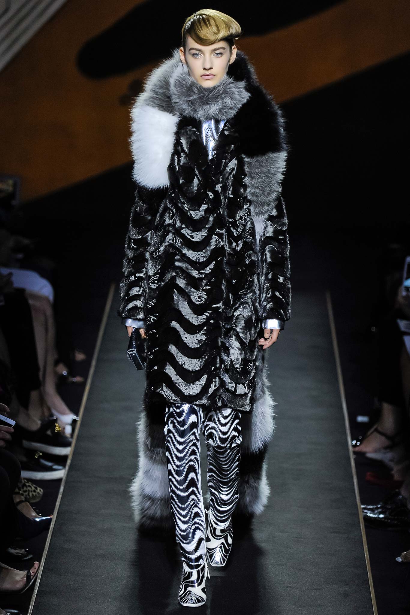 Fendi F/W 15 Couture Look 8