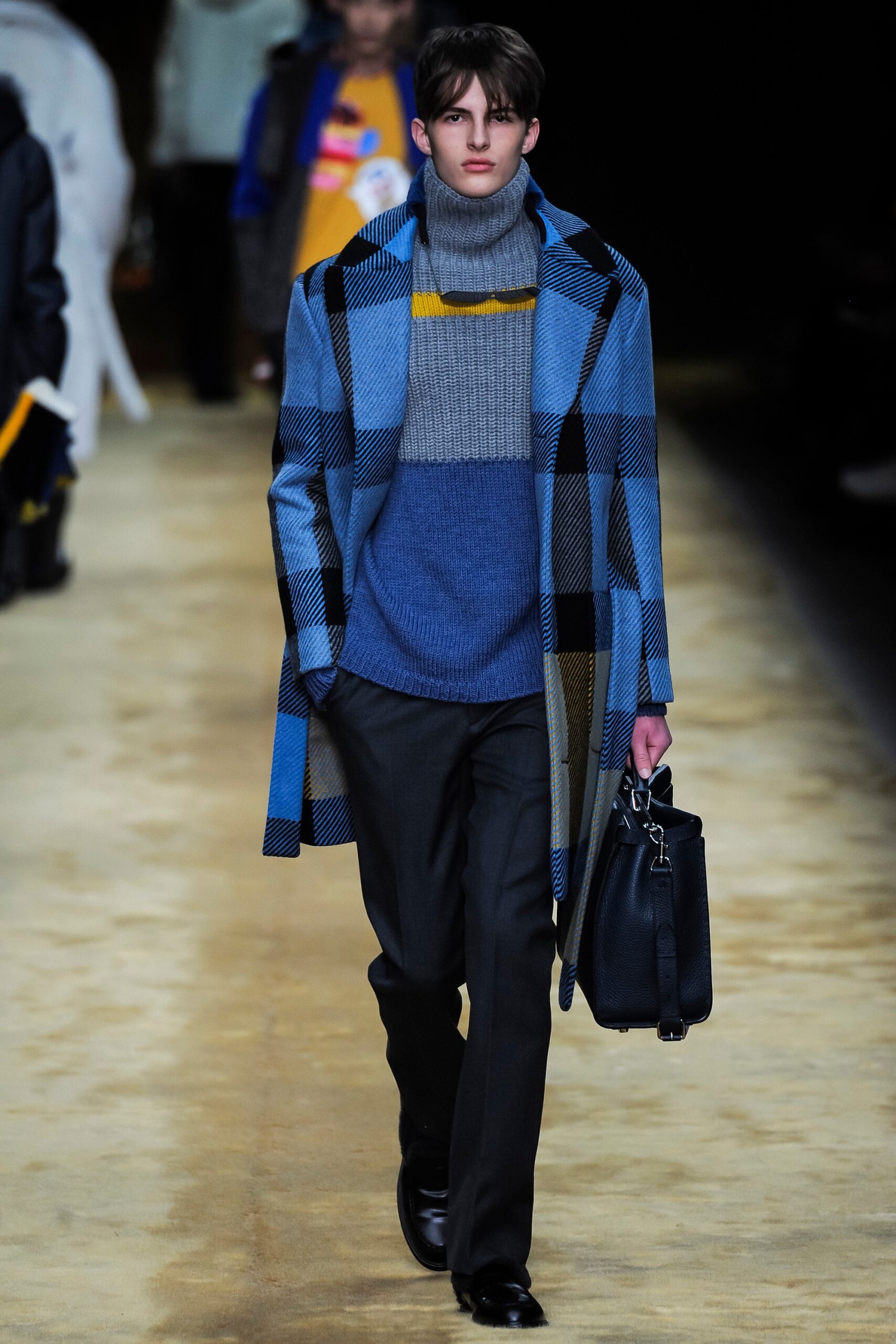 Fendi F/W 16 Menswear Look 19