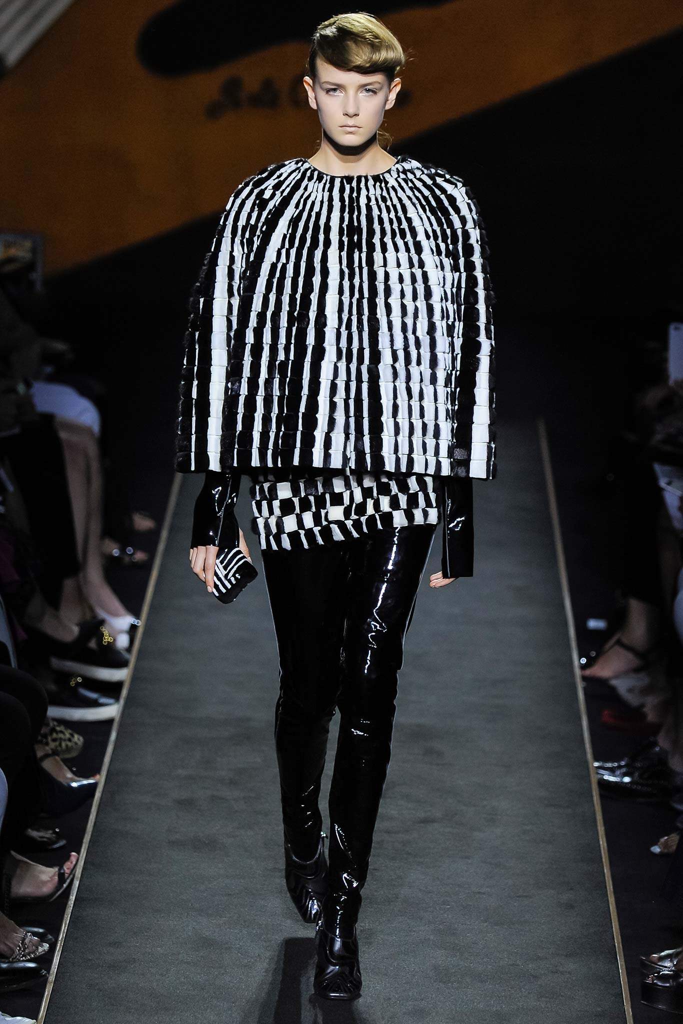 Fendi F/W 15 Couture Look 10