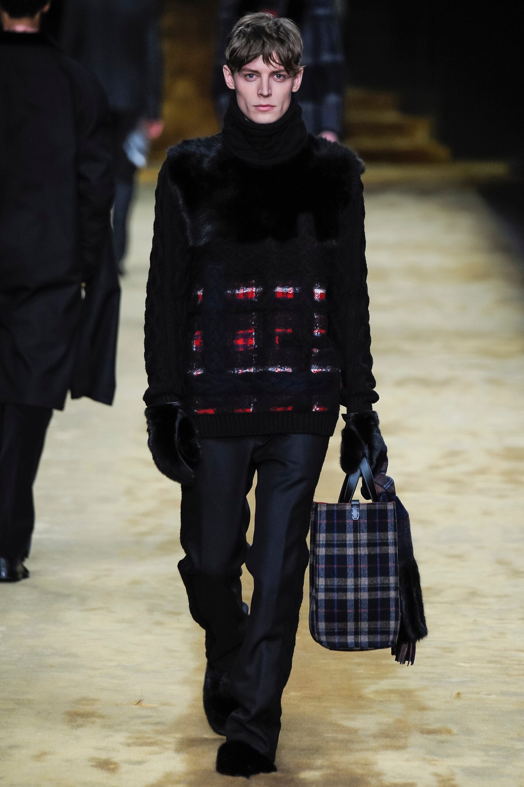Fendi F/W 16 Menswear Look 30