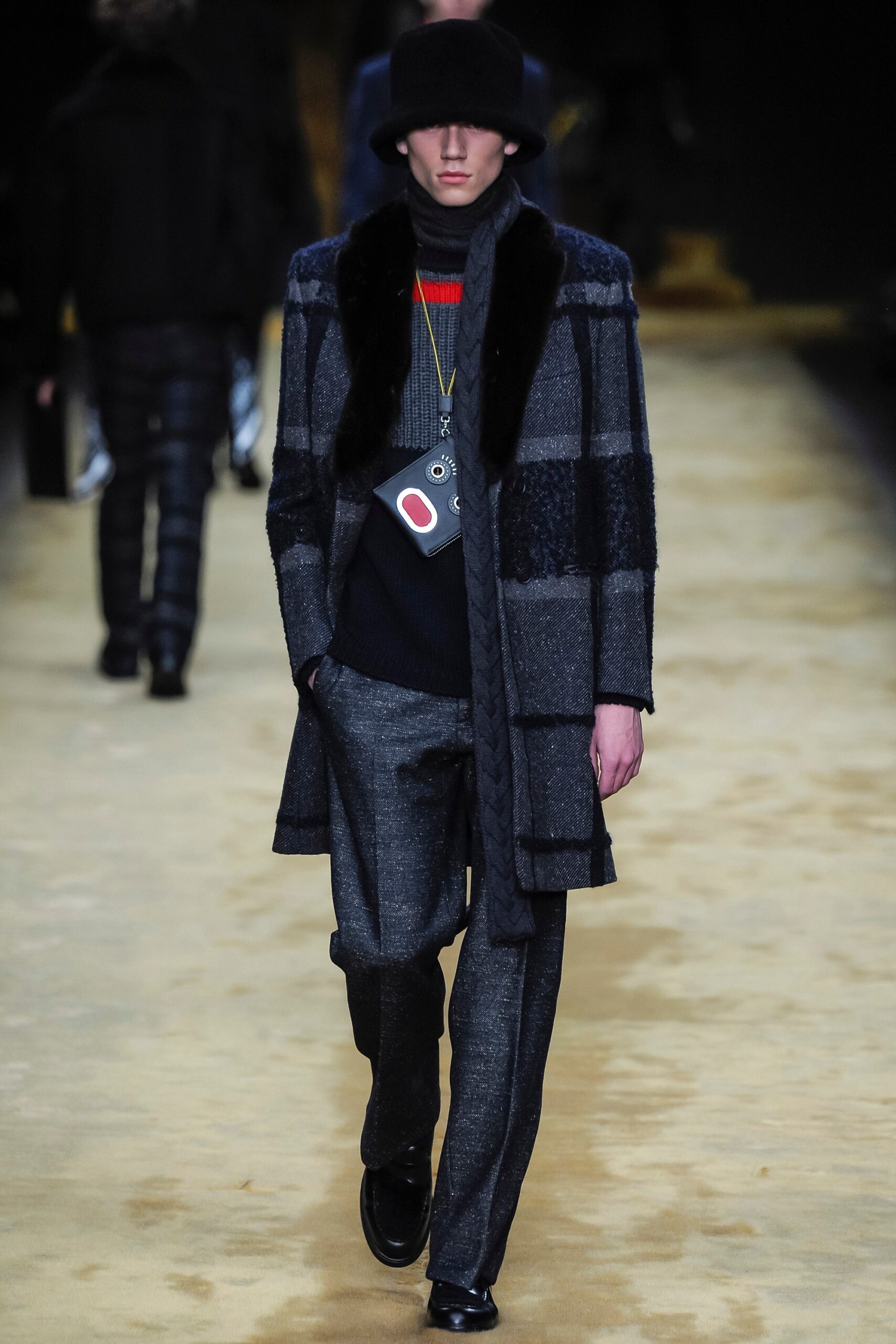 Fendi F/W 16 Menswear Look 31