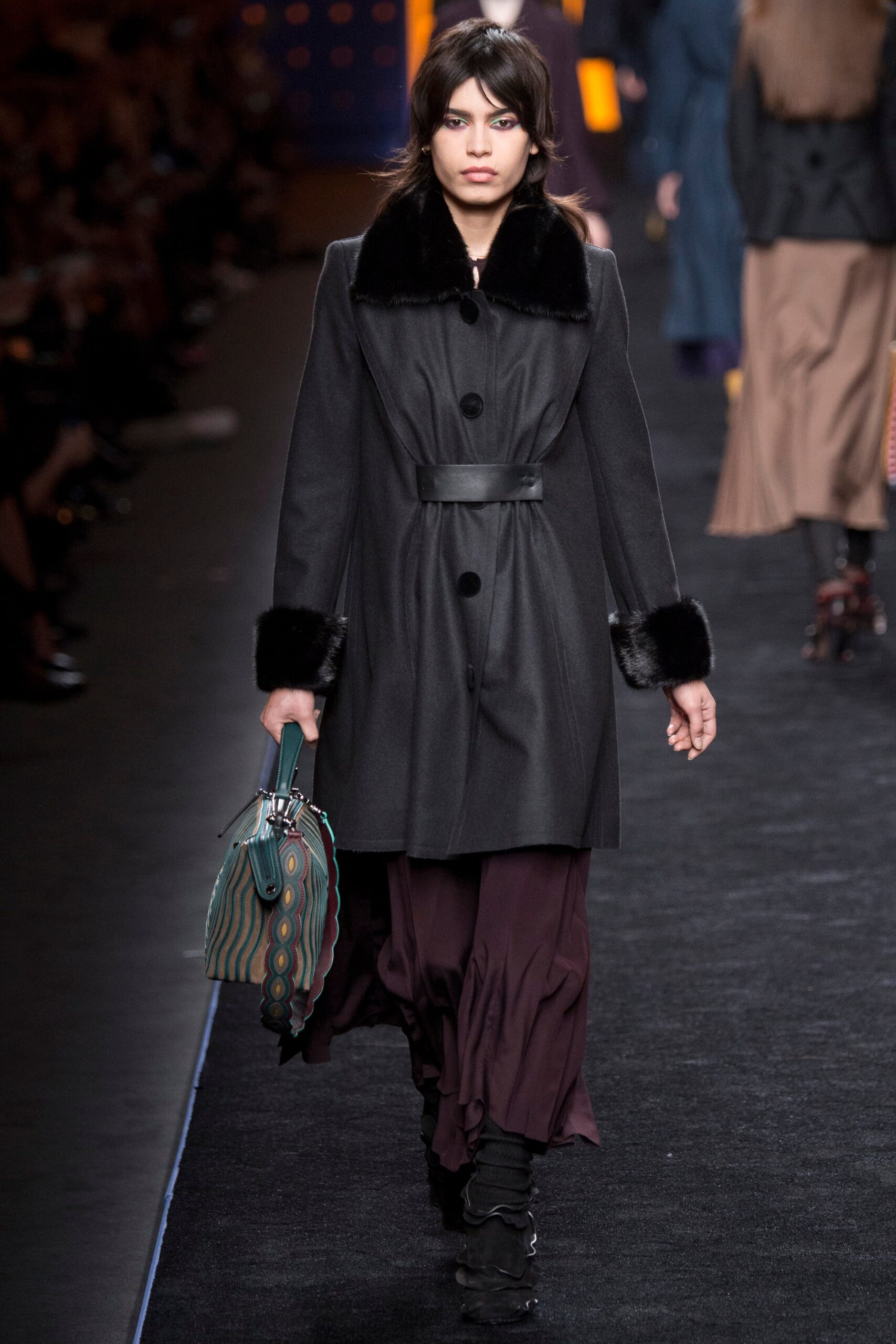 Fendi F/W 16 Look 16