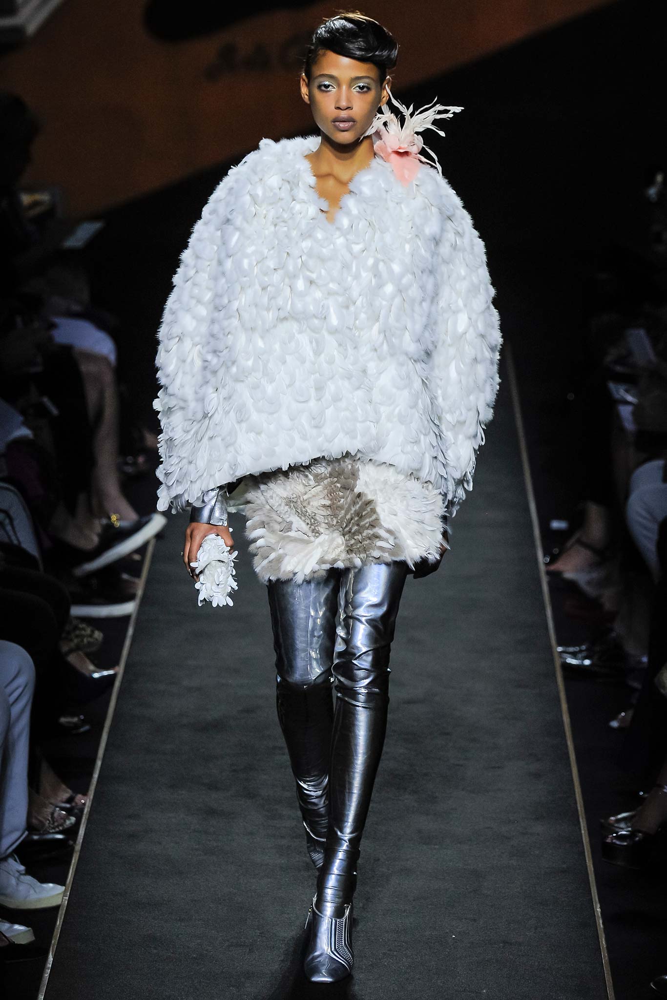 Fendi F/W 15 Couture Look 15