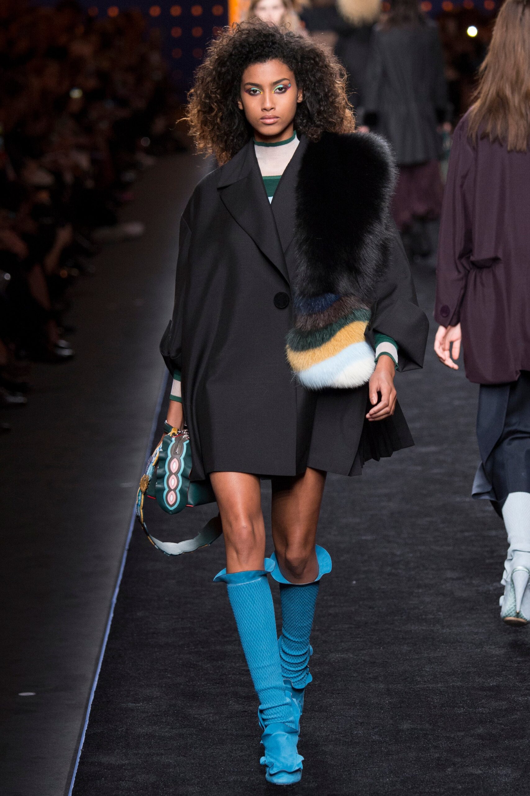 Fendi F/W 16 Look 18