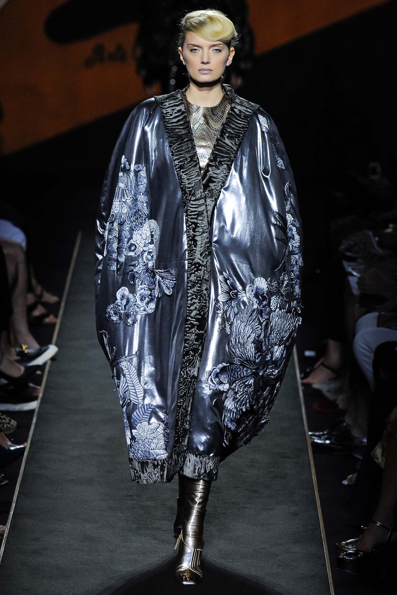 Fendi F/W 15 Couture Look 16