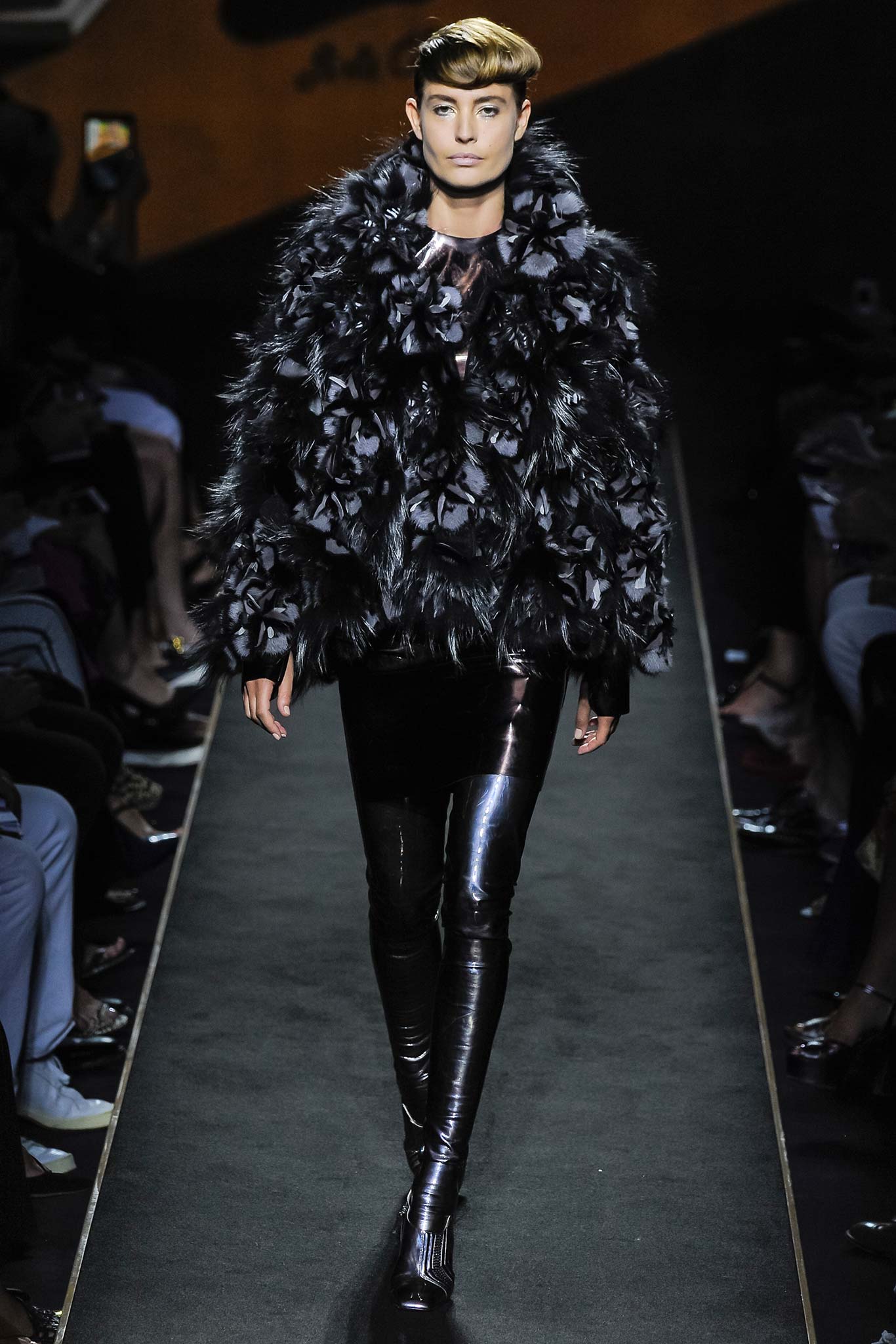 Fendi F/W 15 Couture Look 17