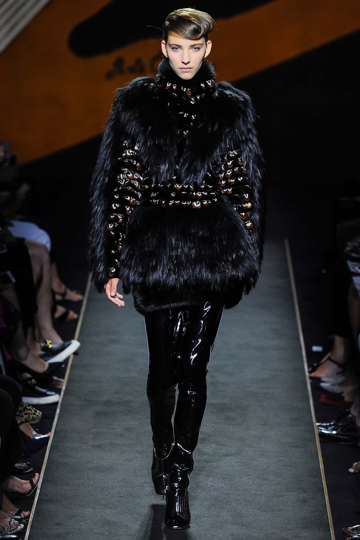 Fendi F/W 15 Couture Look 18
